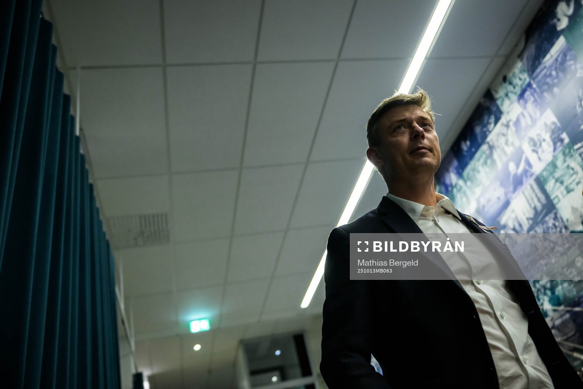 Head coach Jon Dahl Tomasson of Sweden