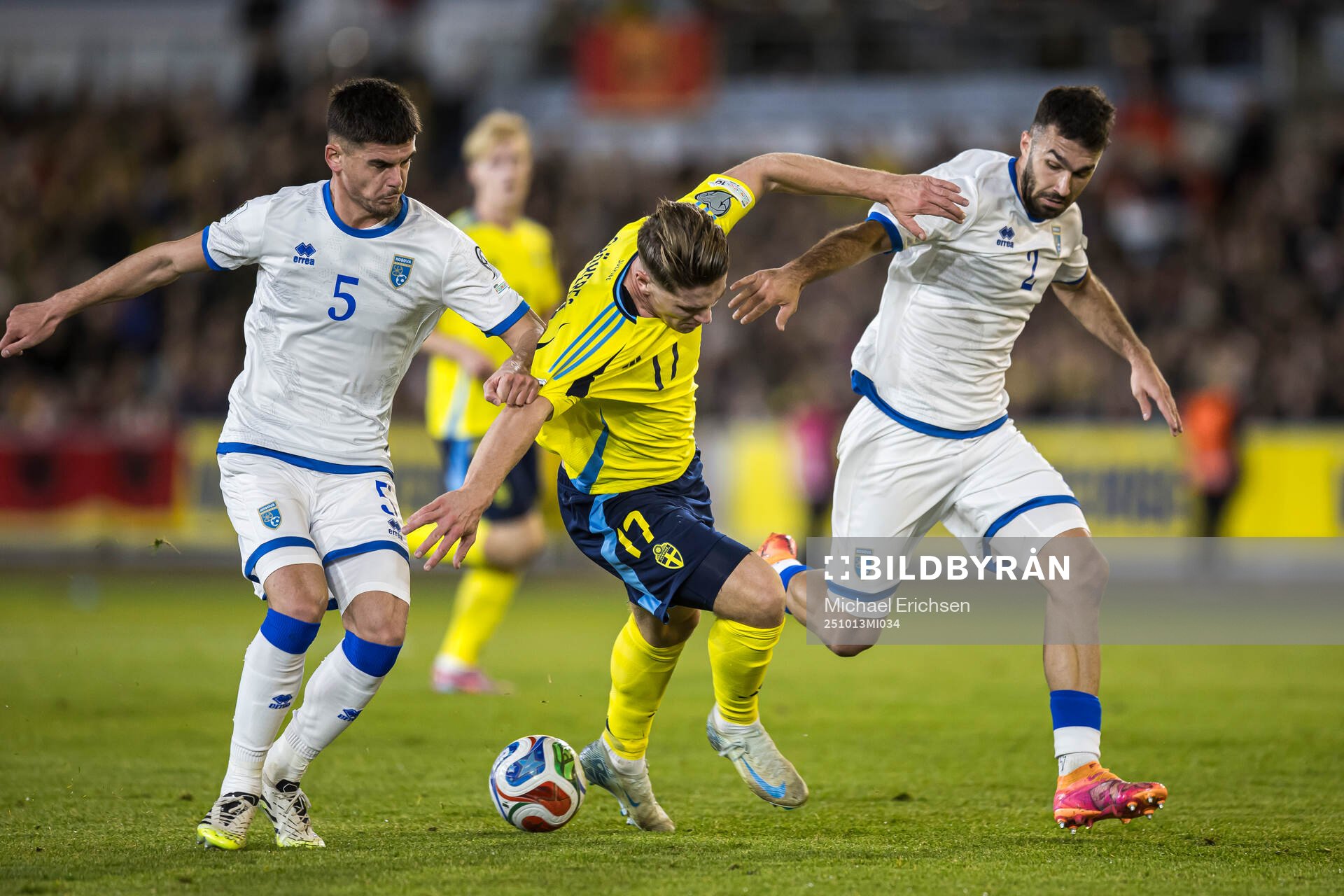 Viktor Gyökeres of Sweden, Albian Hajdari and Kreshnik