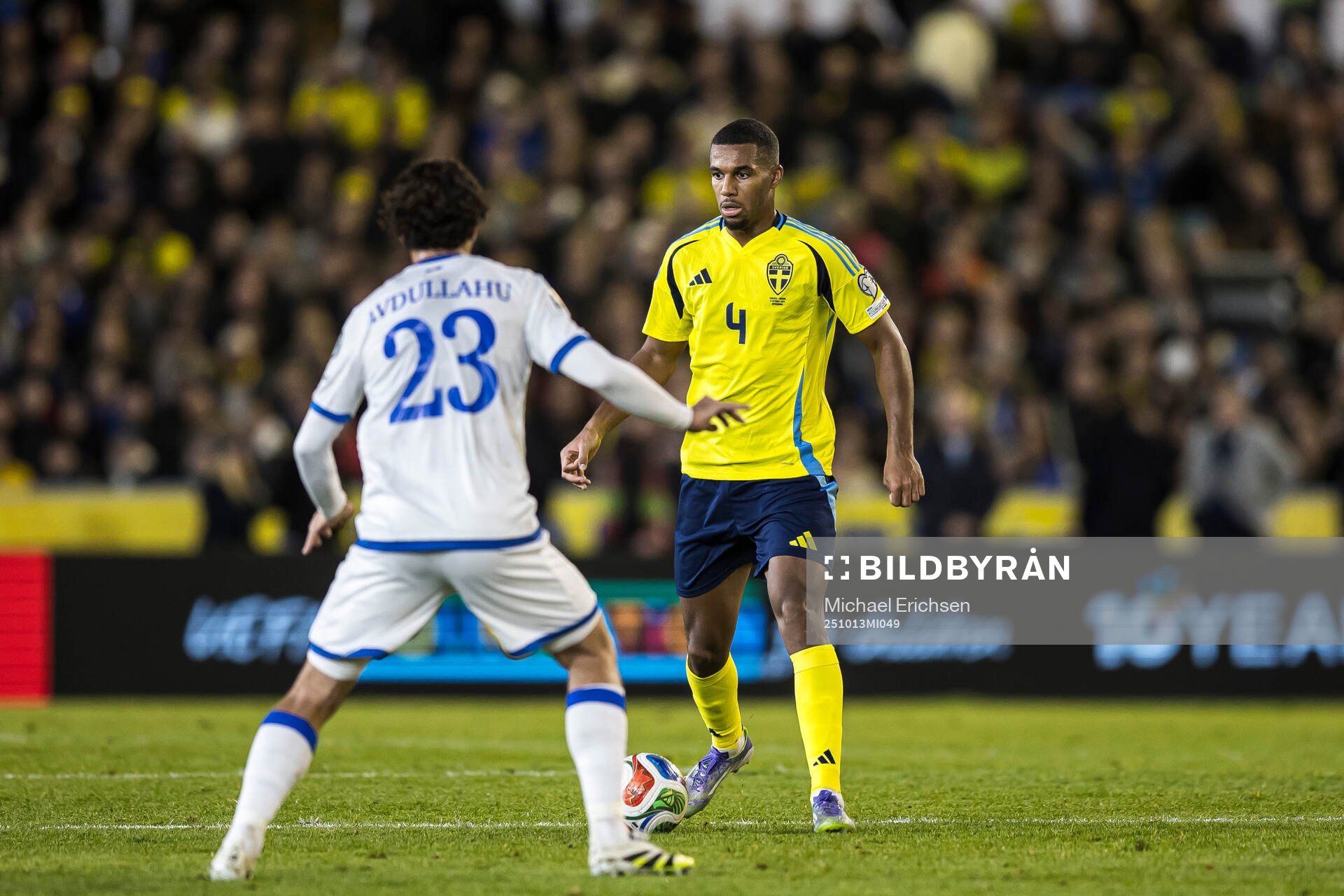 Leon Avdullahu of Kosovo and Isak Hien of Sweden