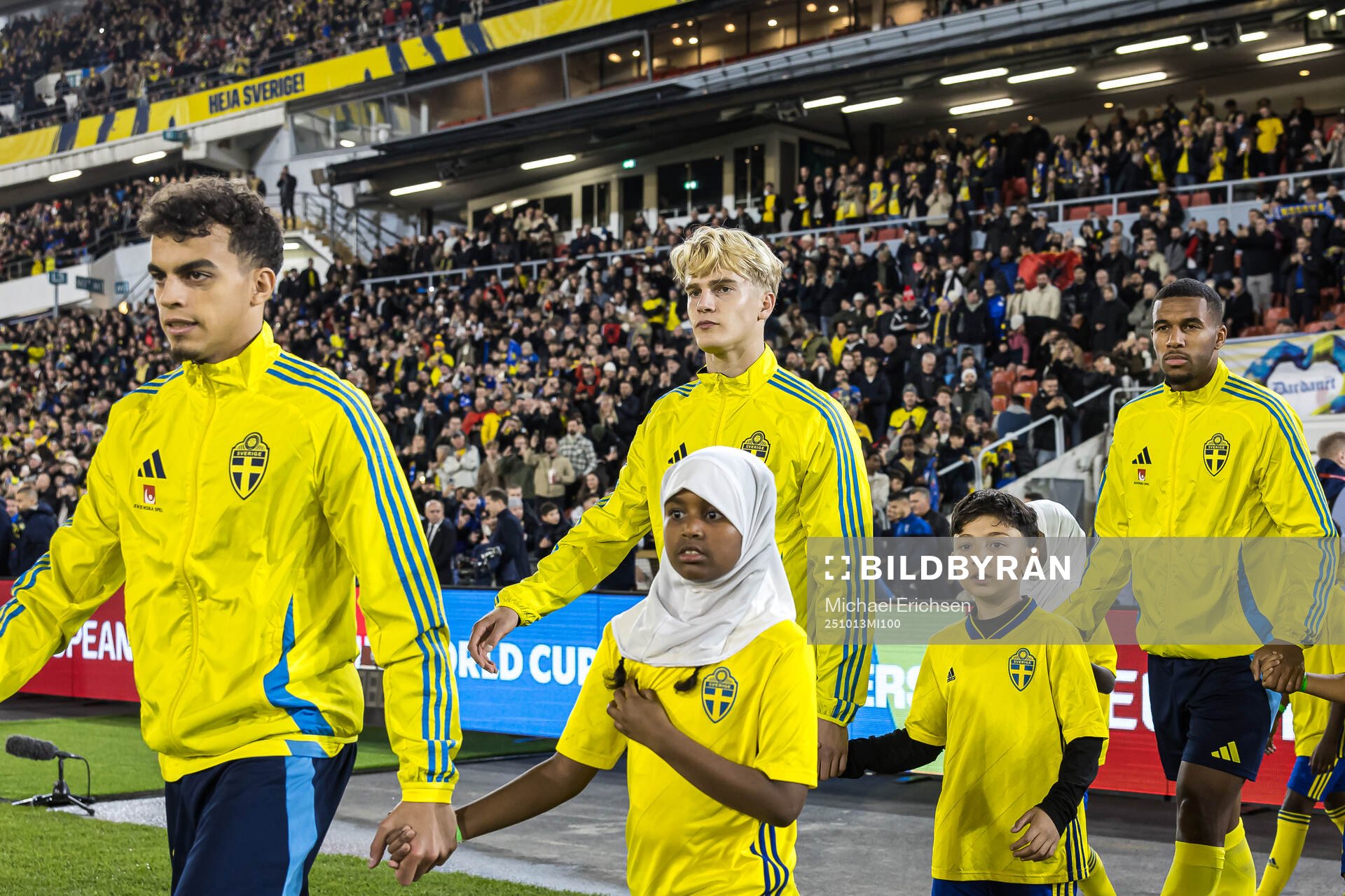 Yasin Ayari, Lucas Bergvall and Isak Hien