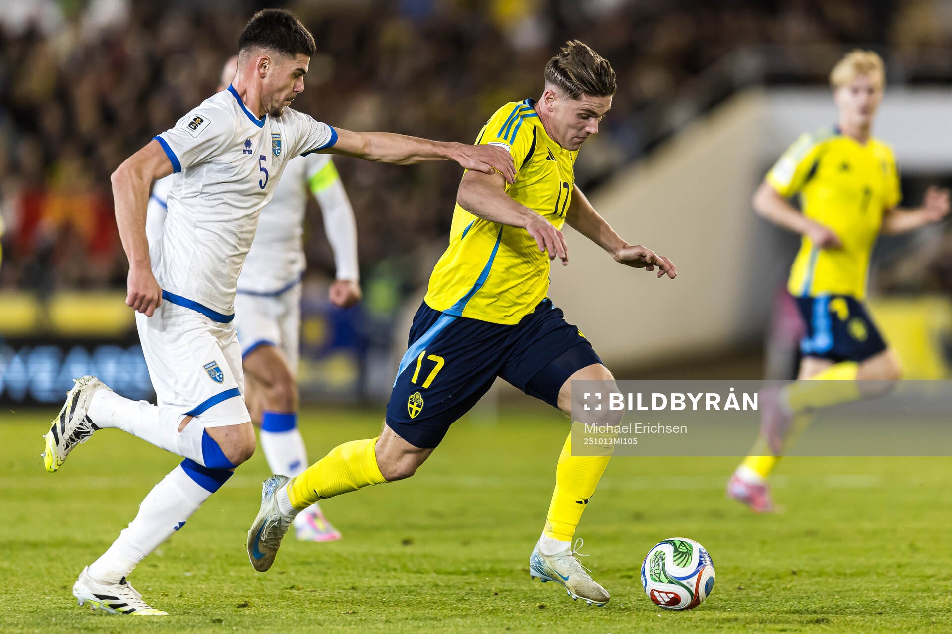 Albian Hajdari of Kosovo and Viktor Gyökeres of Sweden