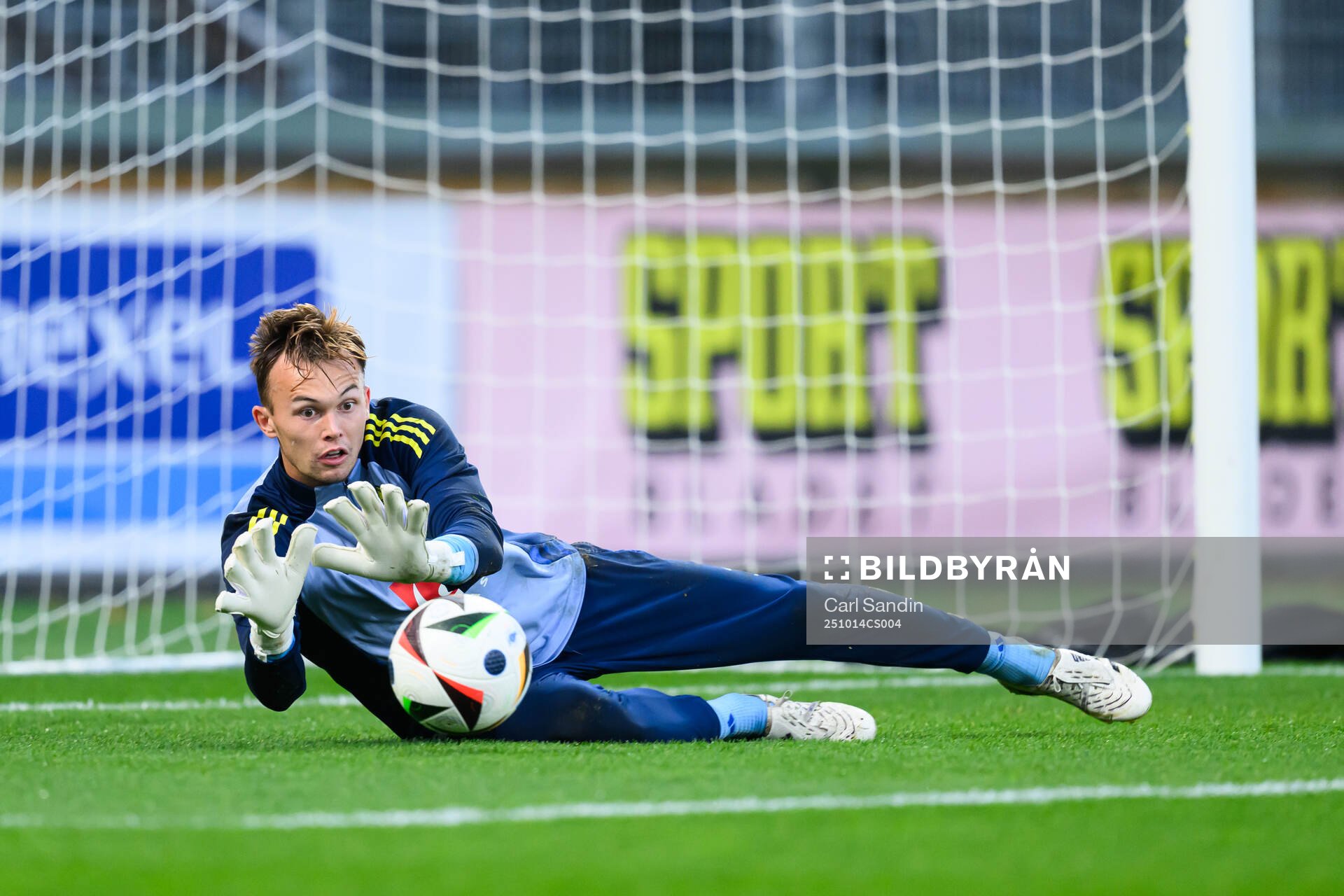 Goalkeeper André Picornell of Sweden