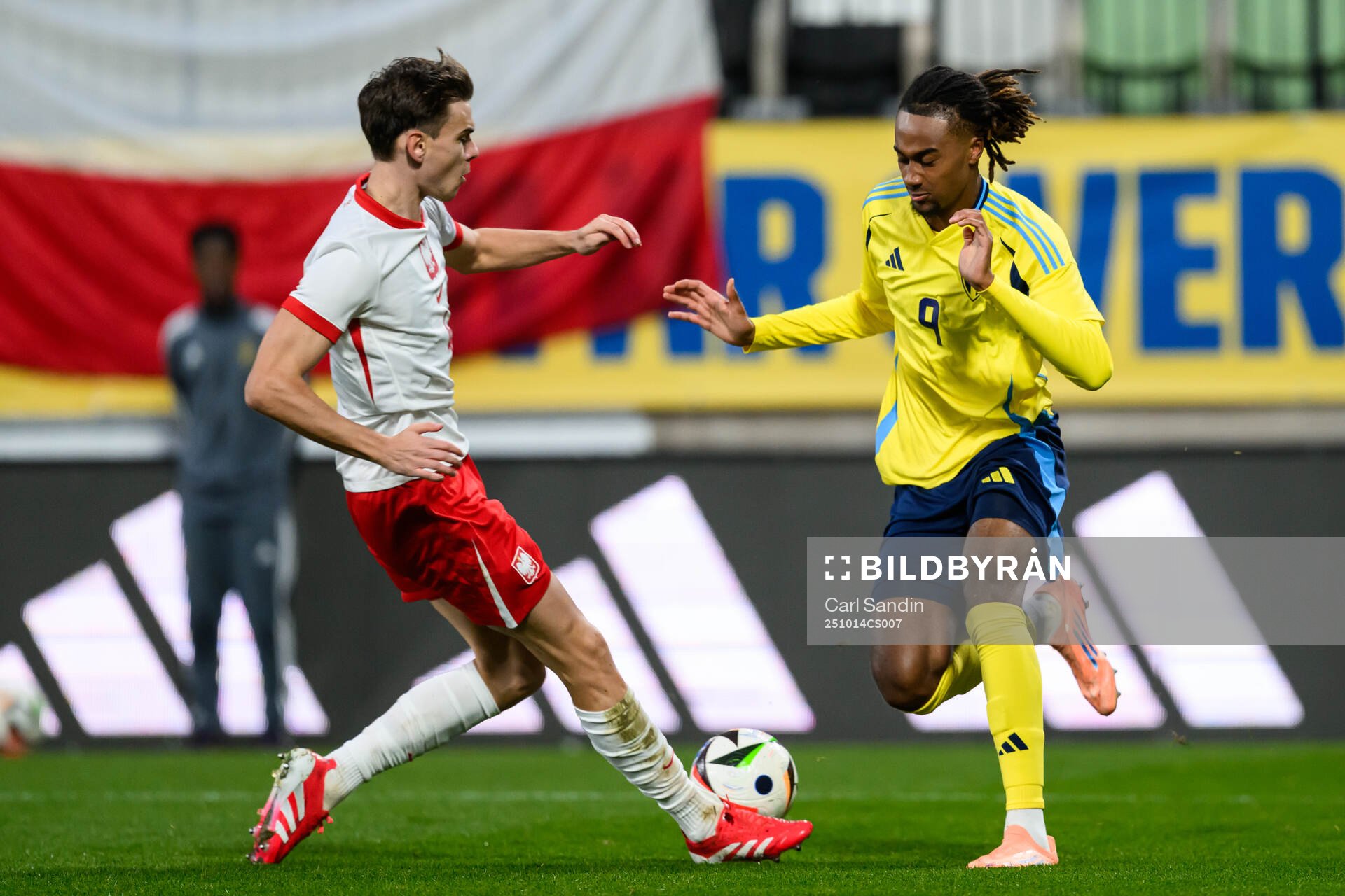 Milosz Matysik of Poland and Jonah Kusi-Asare of Sweden