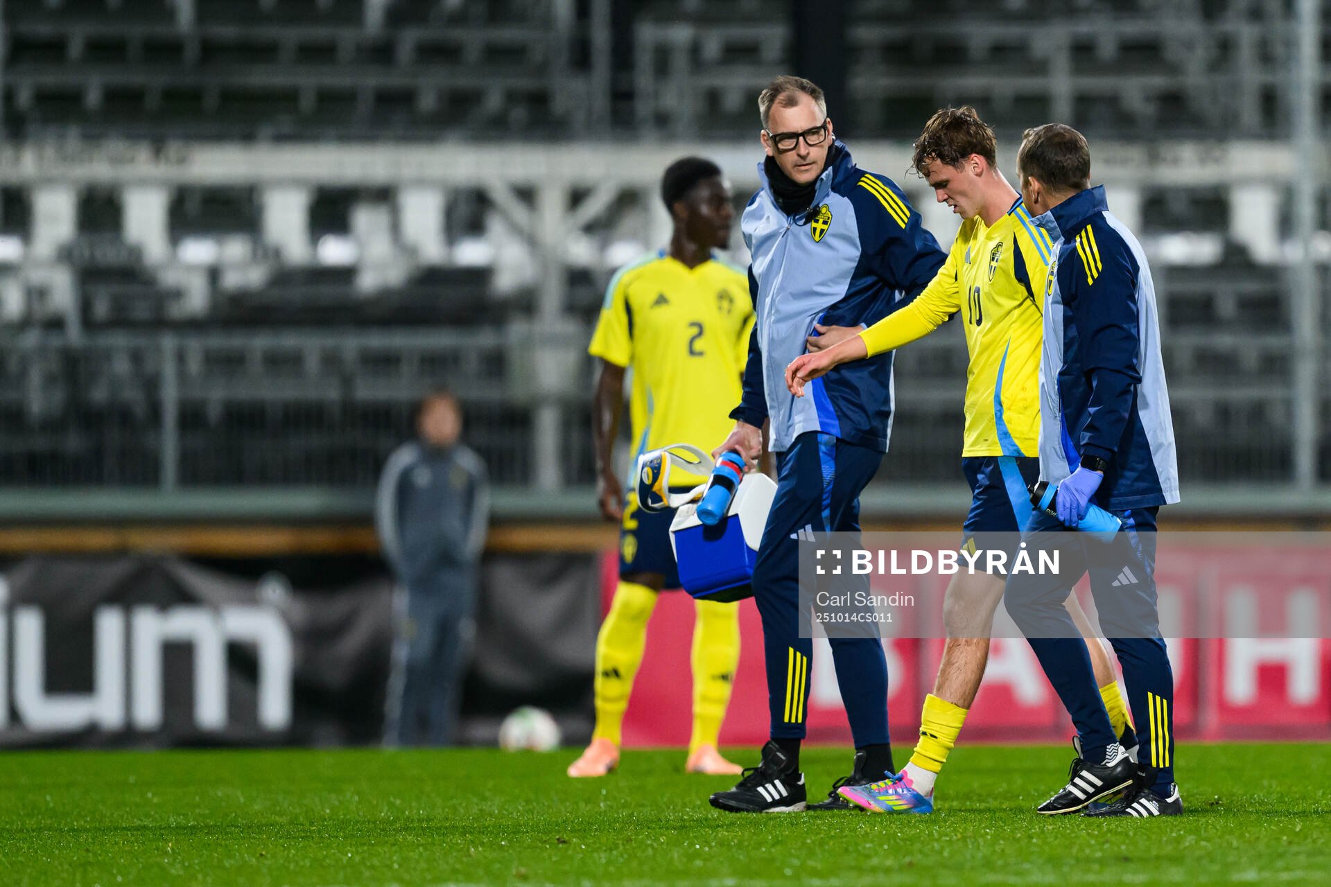 Williot Swedberg of Sweden in pain