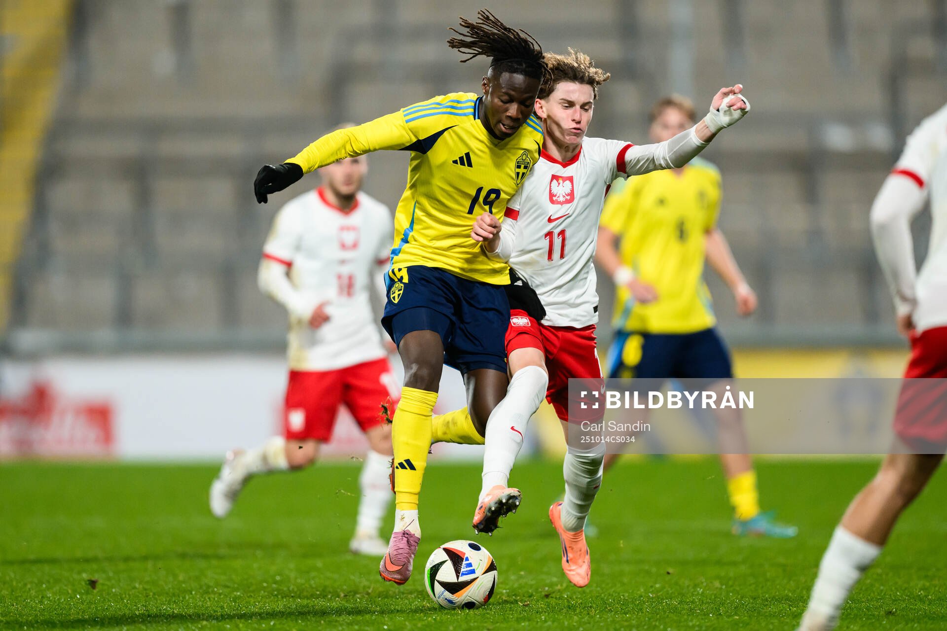 Alieu Njie of Sweden and Jan Faberski of Poland