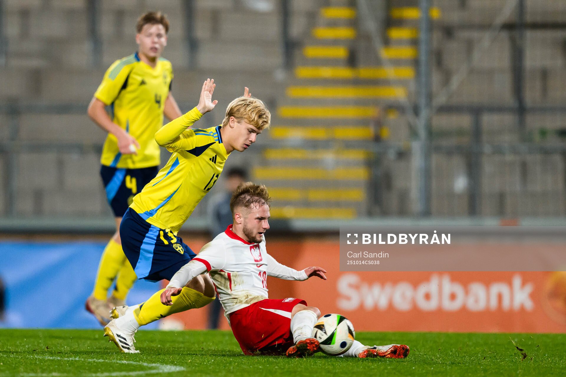 Theo Bergvall of Sweden and Kacper Duda of Poland