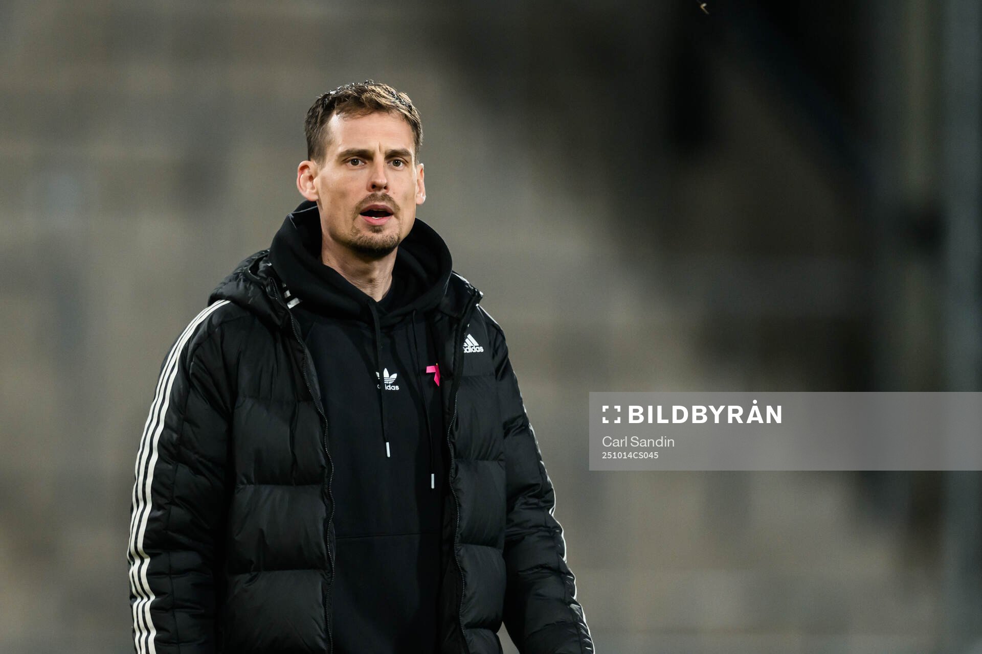 Head coach Daniel Bäckström of Sweden