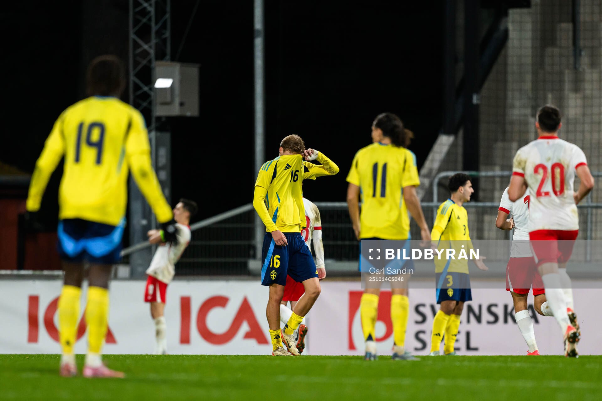 Lukas Björklund of Sweden looks dejected