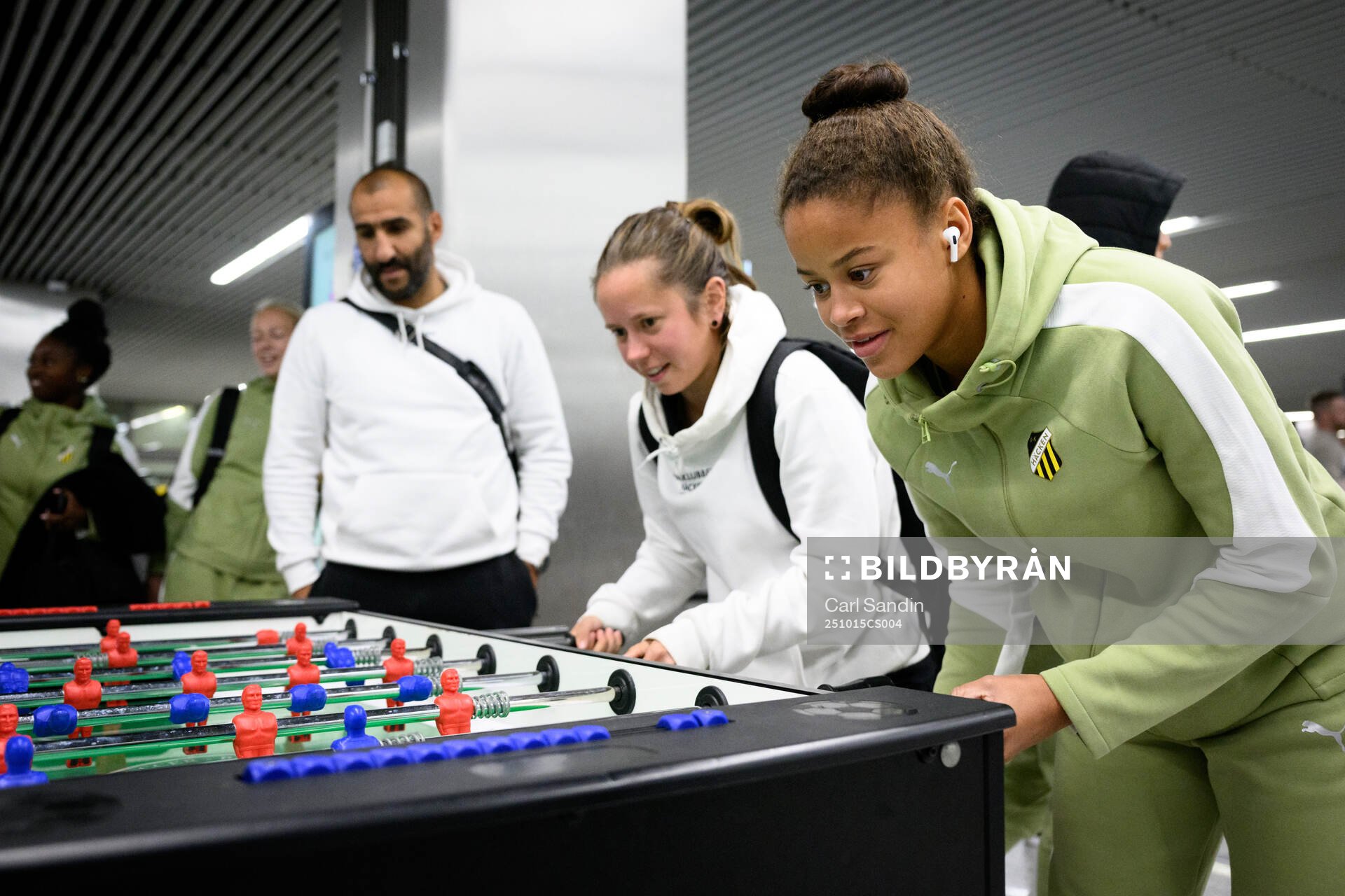Coach Mak Lind, assistant coach Tiina Jukarainen and