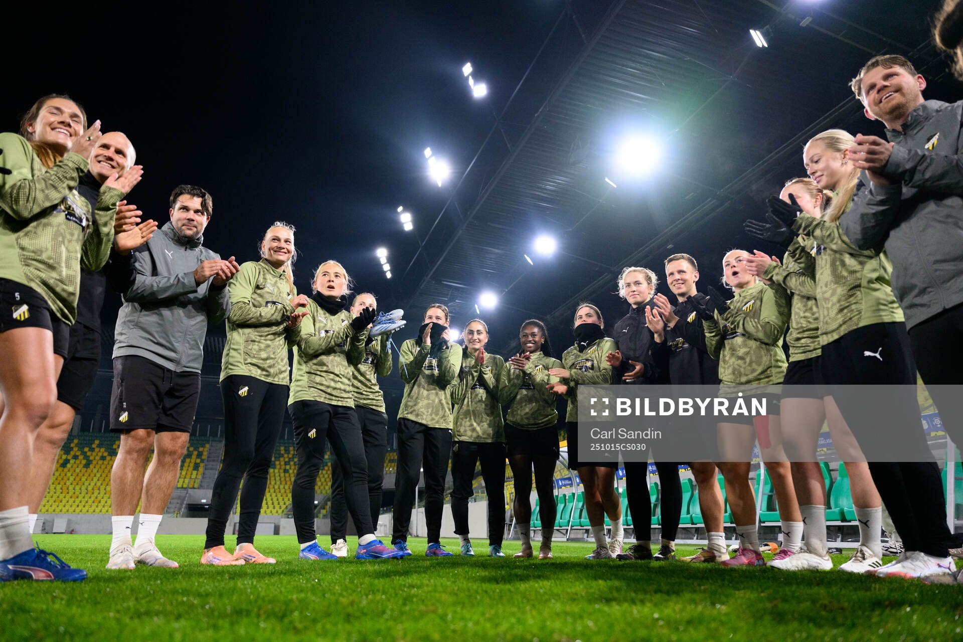The players gather
