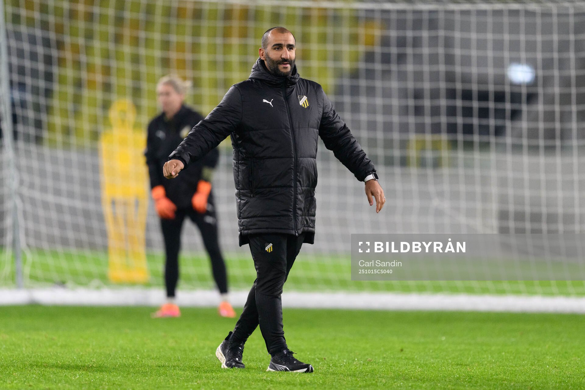 Coach Mak Lind