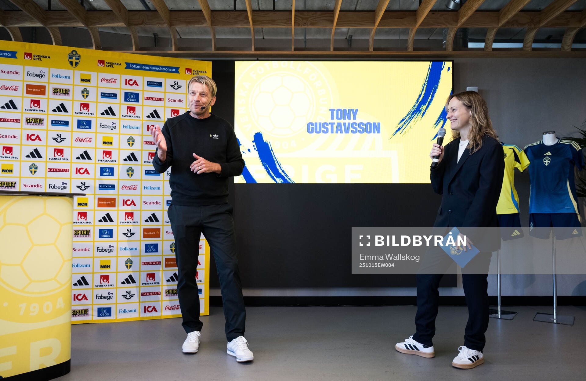 Head coach Tony Gustavsson of the Swedish women's national