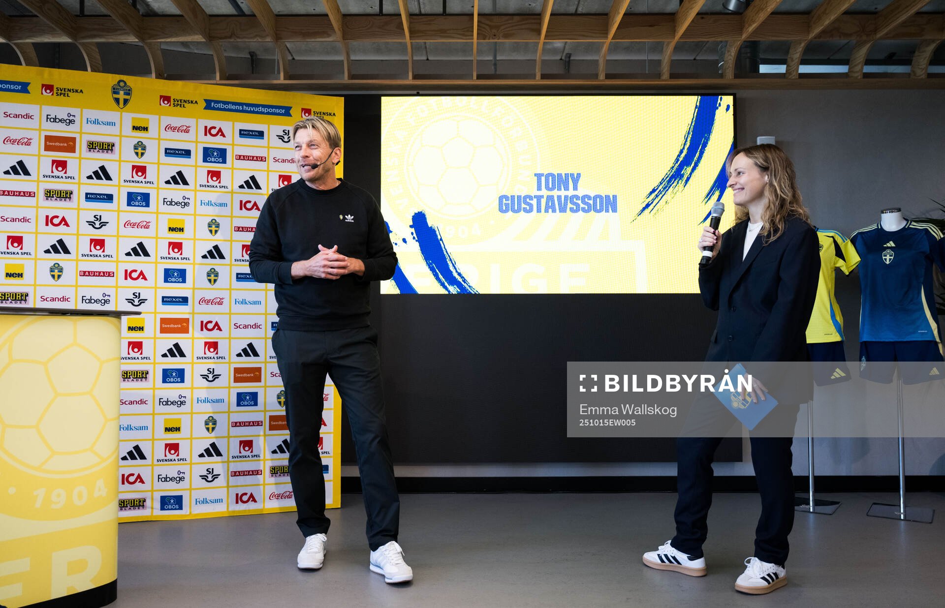 Head coach Tony Gustavsson of the Swedish women's national
