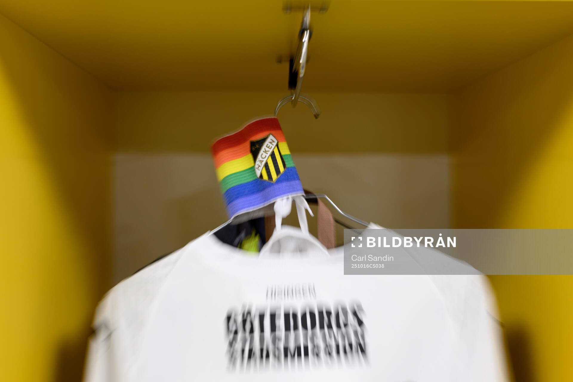 Captain’s armband