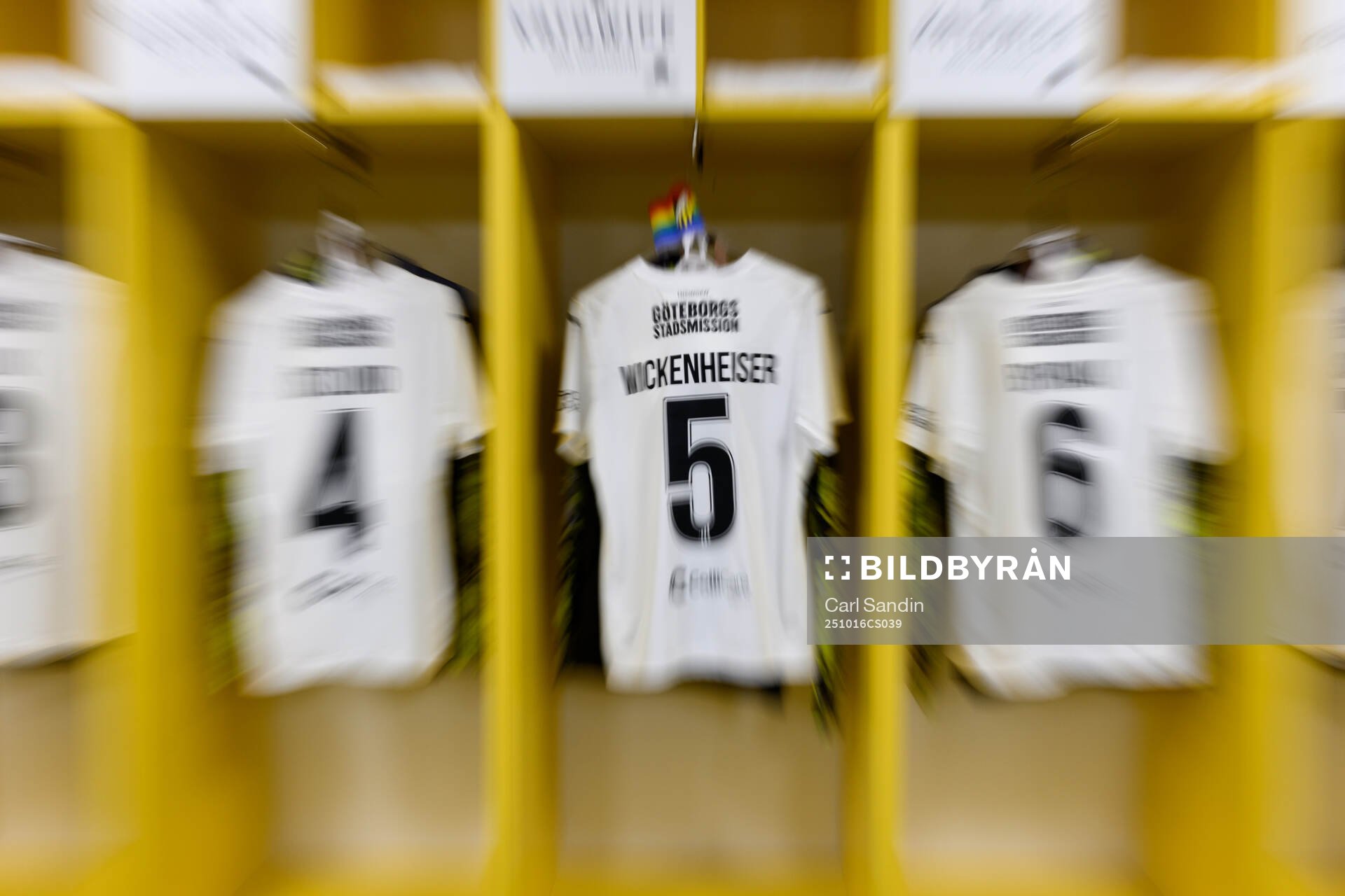 The jersey of Mary Caroline Wickenheiser of Häcken