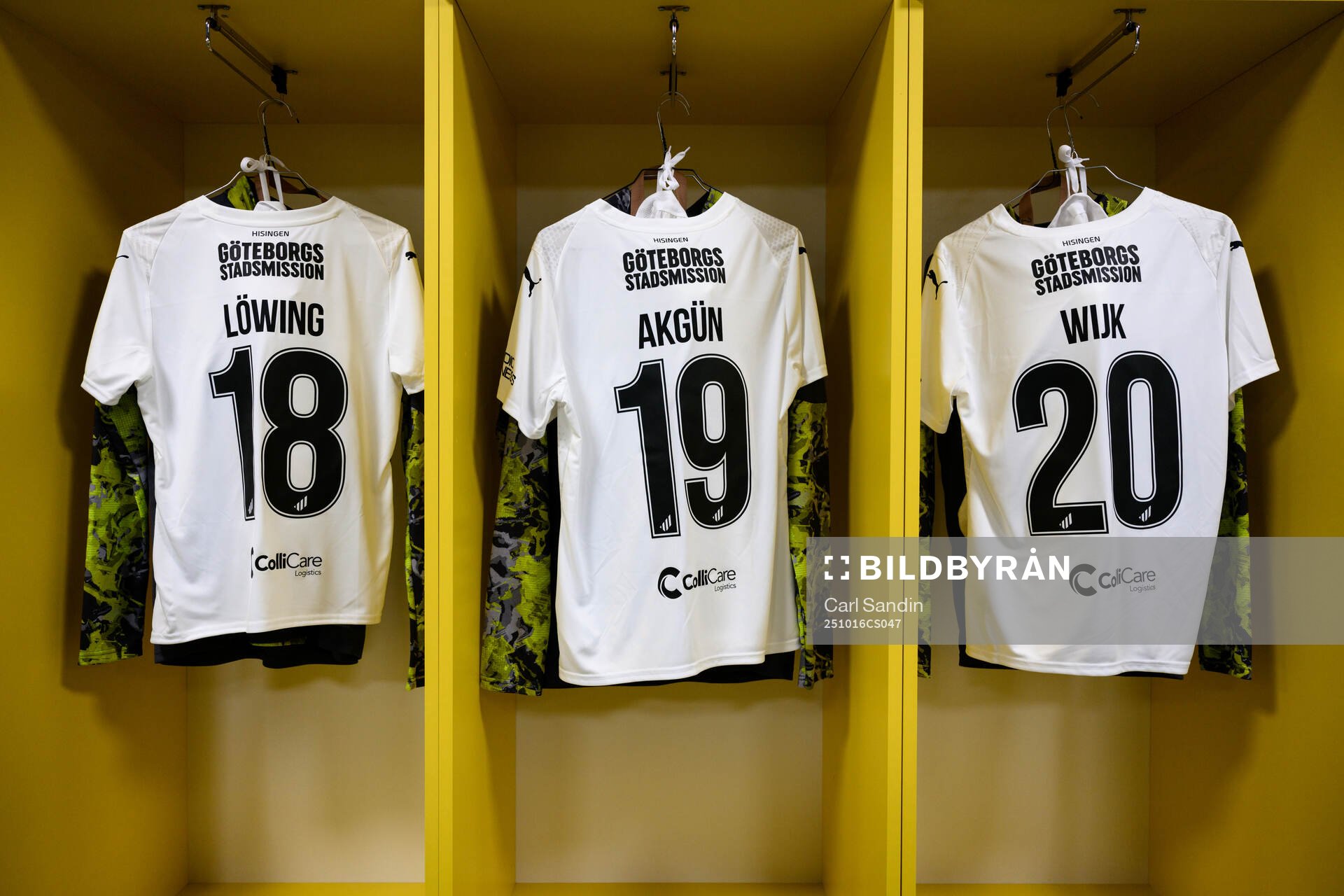 The jerseys of Lisa Löwing, Nesrin Akgun and Hanna Wijk of