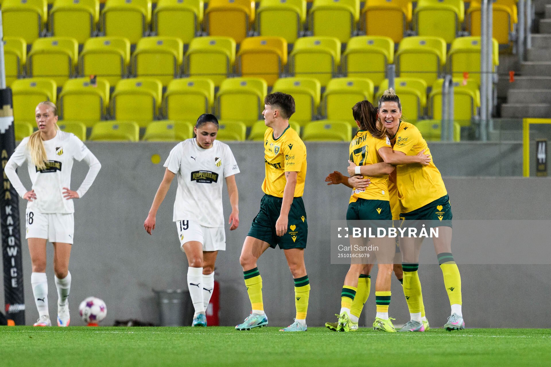 Dzesika Jaszek of Katowice celebrates