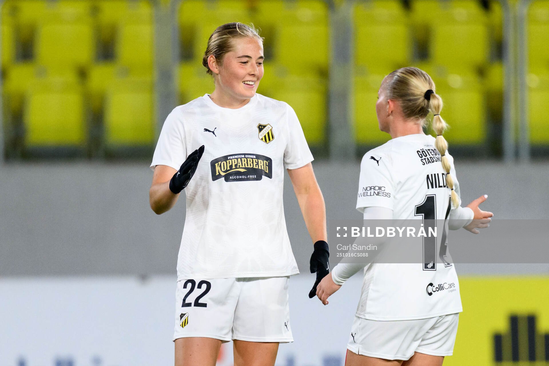 Paulina Nyström of Häcken celebrates with Matilda Nildén
