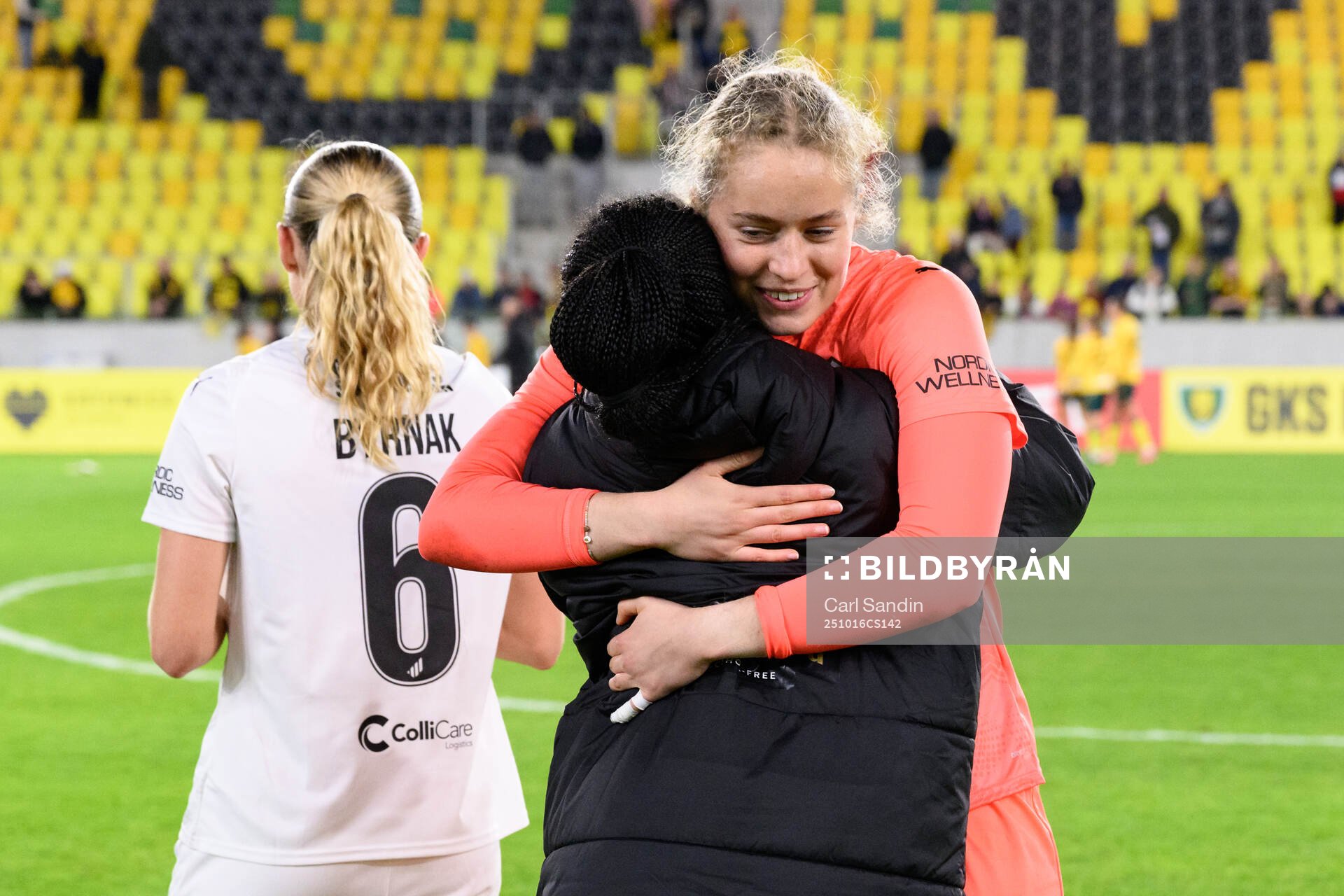 Goalkeeper Fanney Birkisdottir of Häcken celebrates