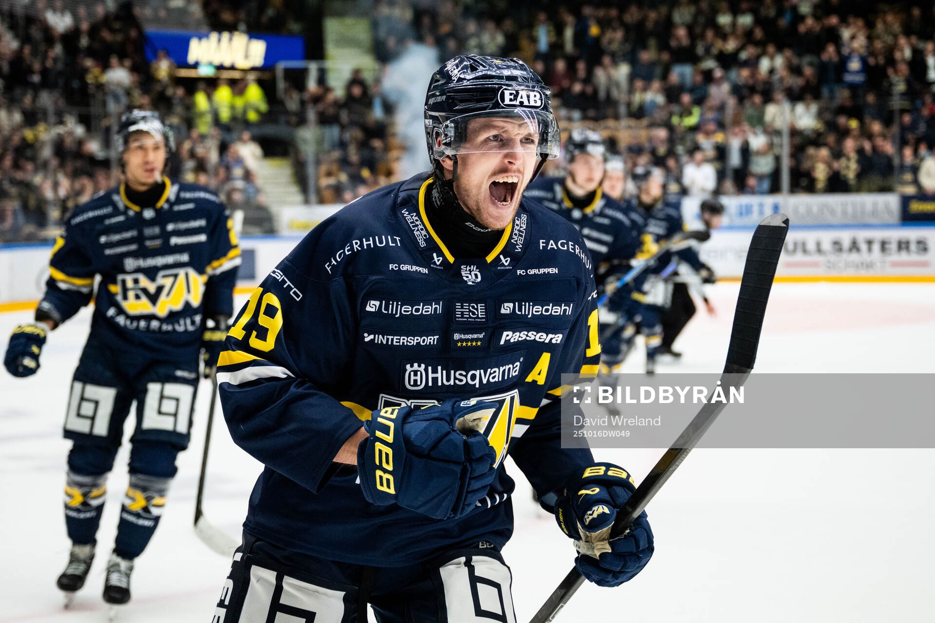 HV71s Niklas Hansson jublar