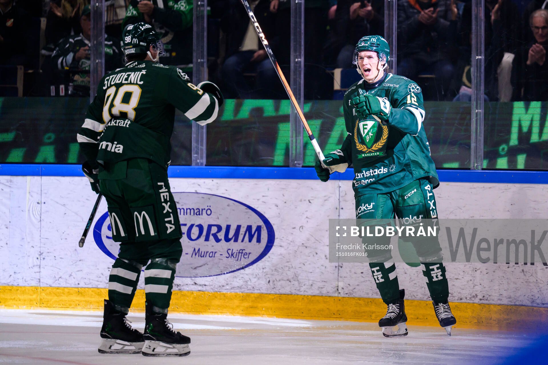 Färjestads Christoffer Jansson jublar