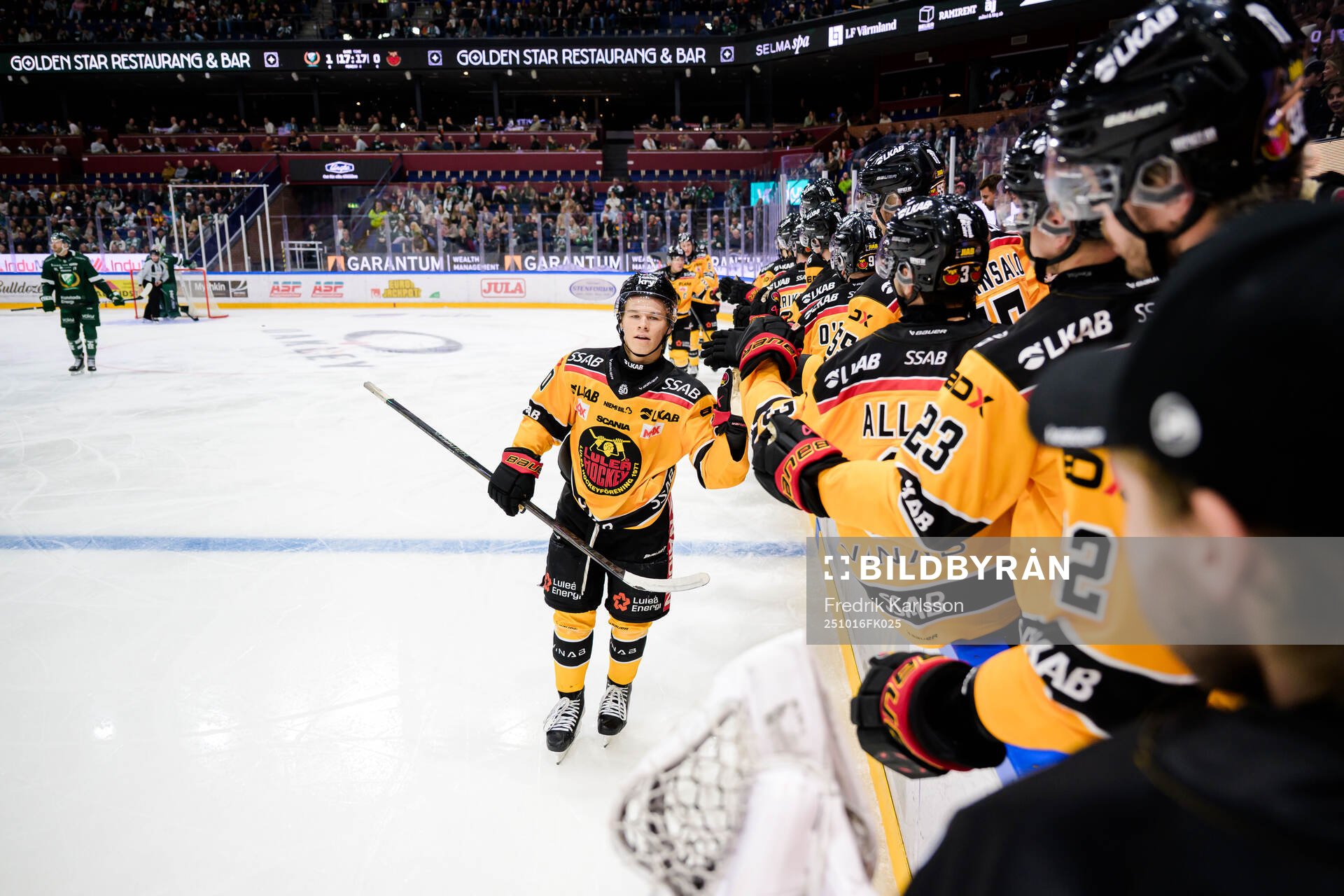 Luleås Casper Juustovaara Karlsson jublar