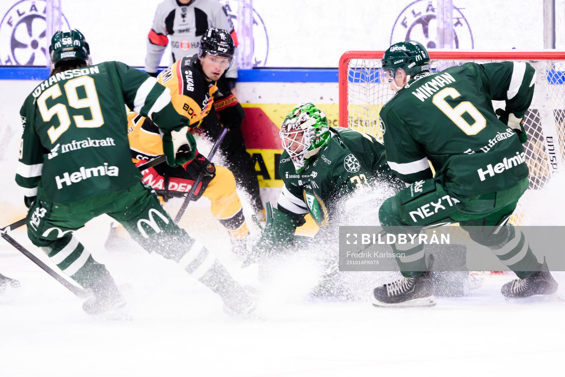 Färjestads målvakt Emil Larmi