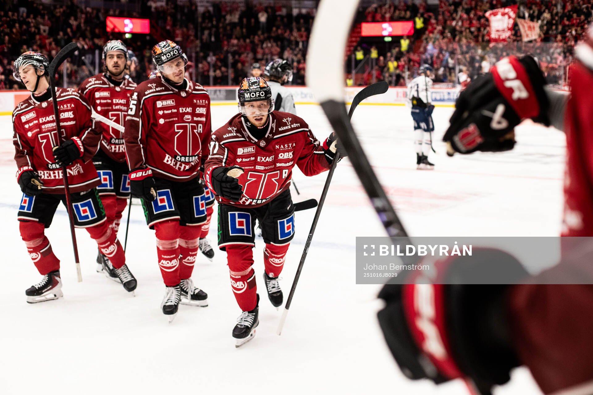 Örebros Kalle Kossila jublar