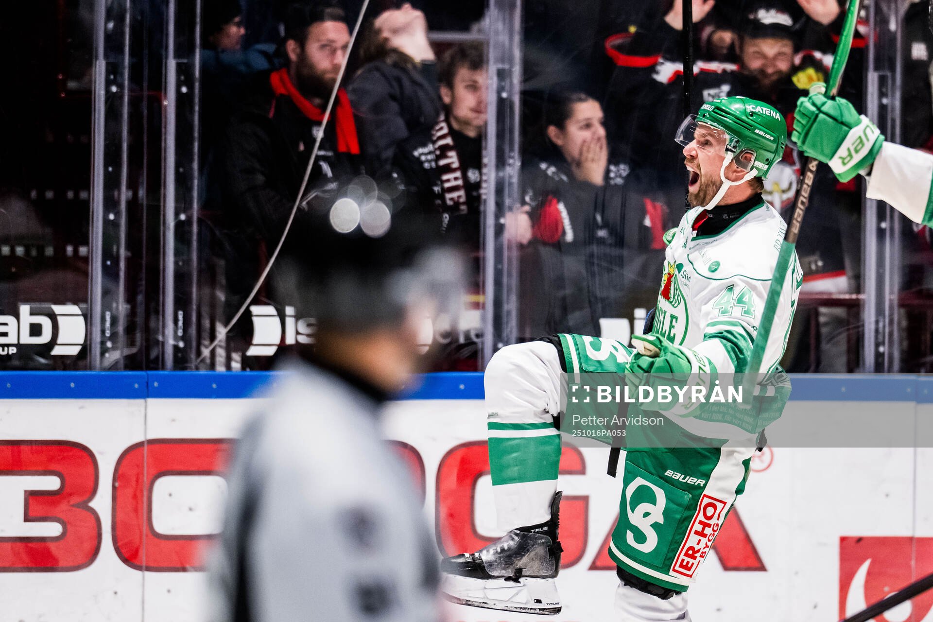 Rögles Calvin De Haan jublar