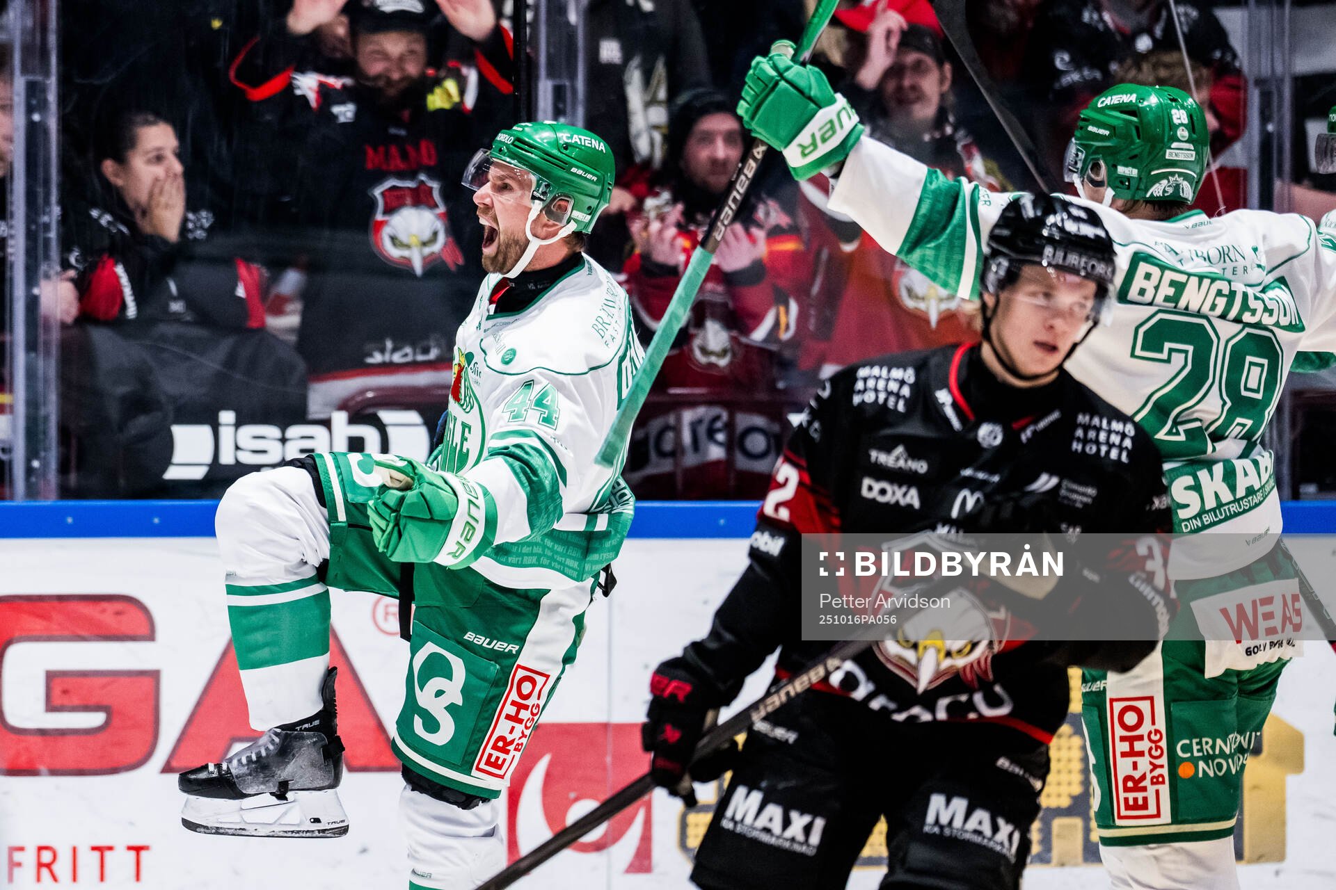 Rögles Calvin De Haan jublar