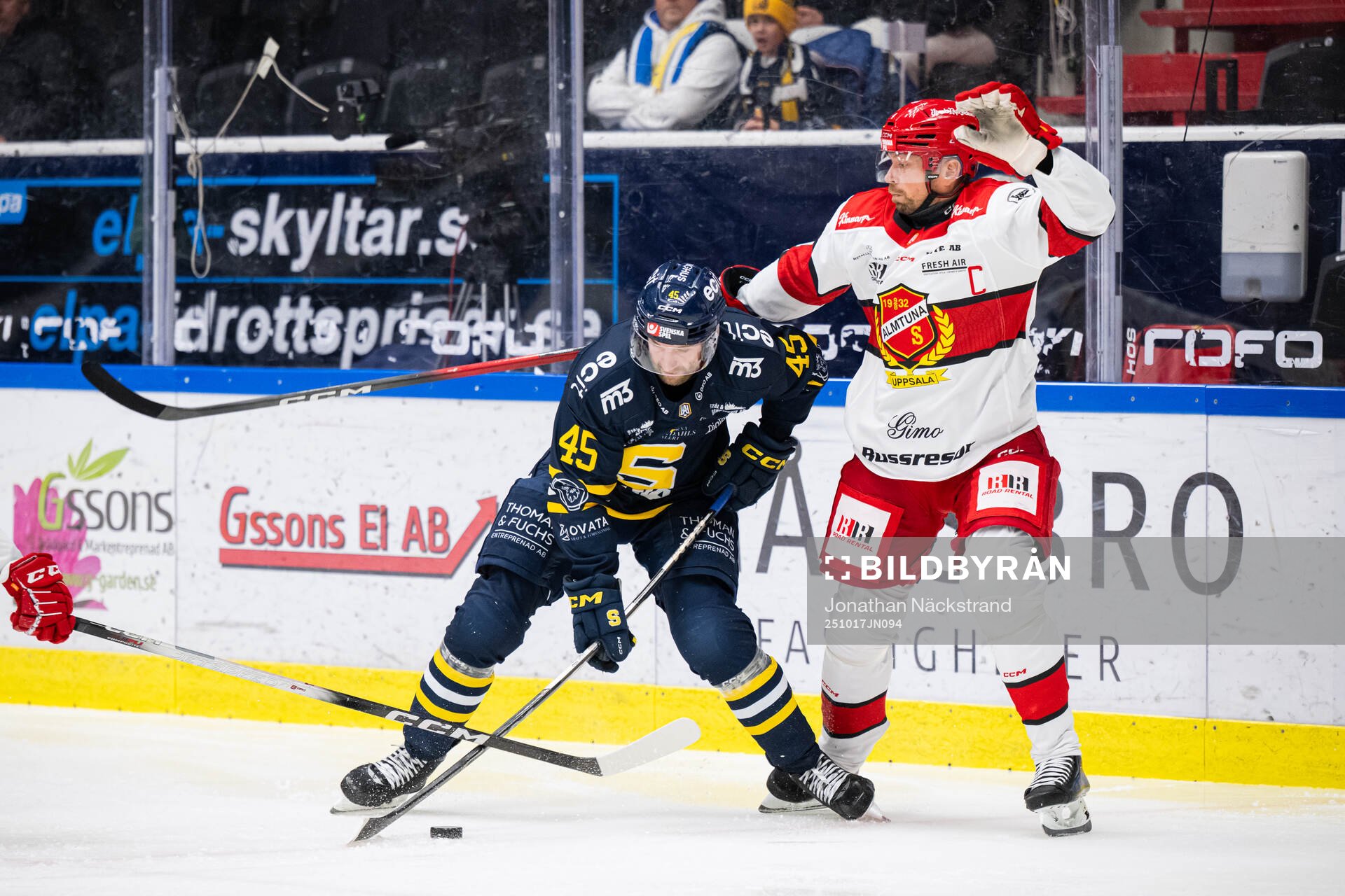 Södertäljes Sebastian Dyk och Almtunas Victor Aronsson