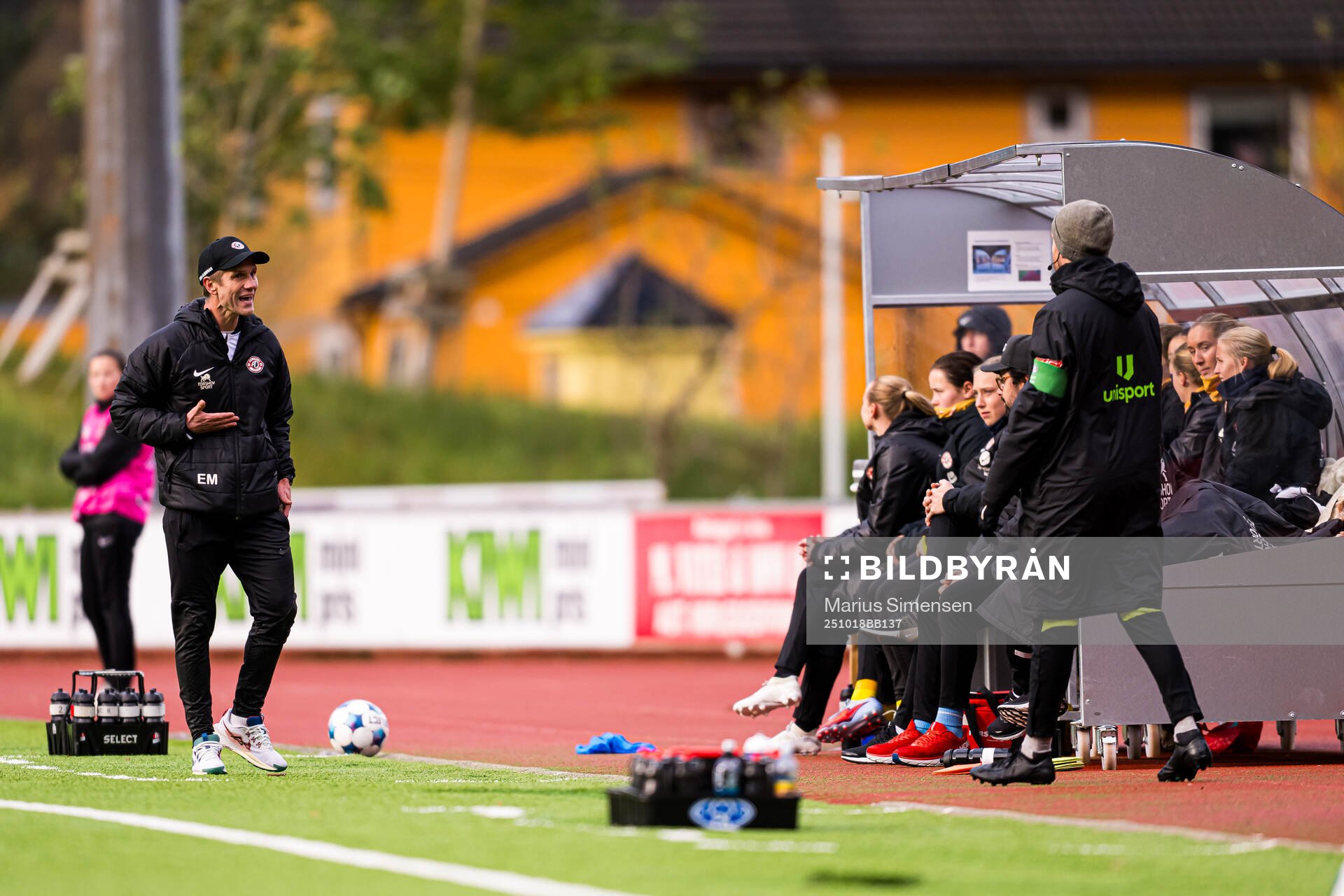Head coach Erik Mjelde of Arna-Bjørnar reacts