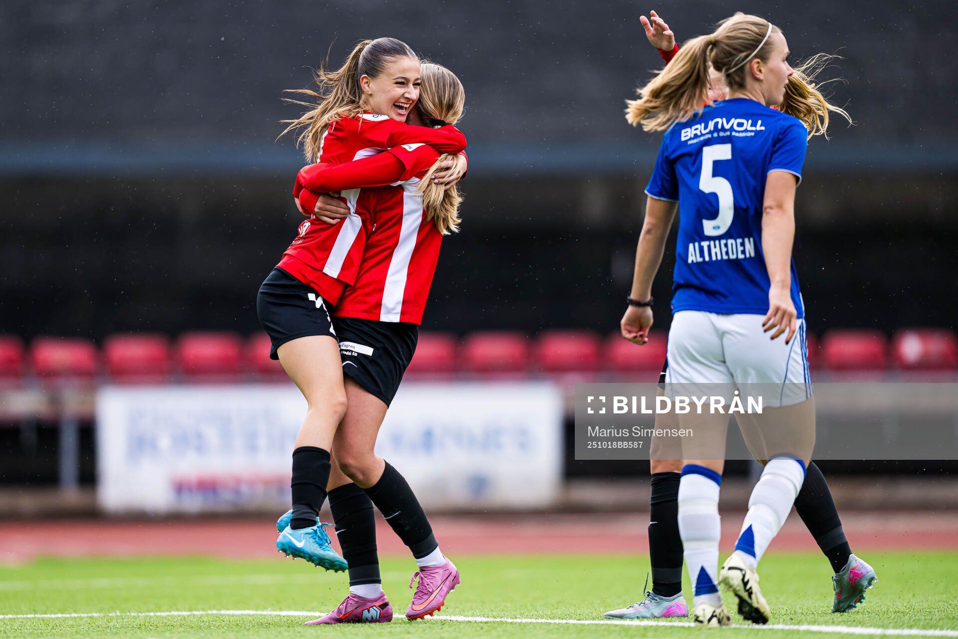 Samra Muhic of Arna-Bjørnar celebrates