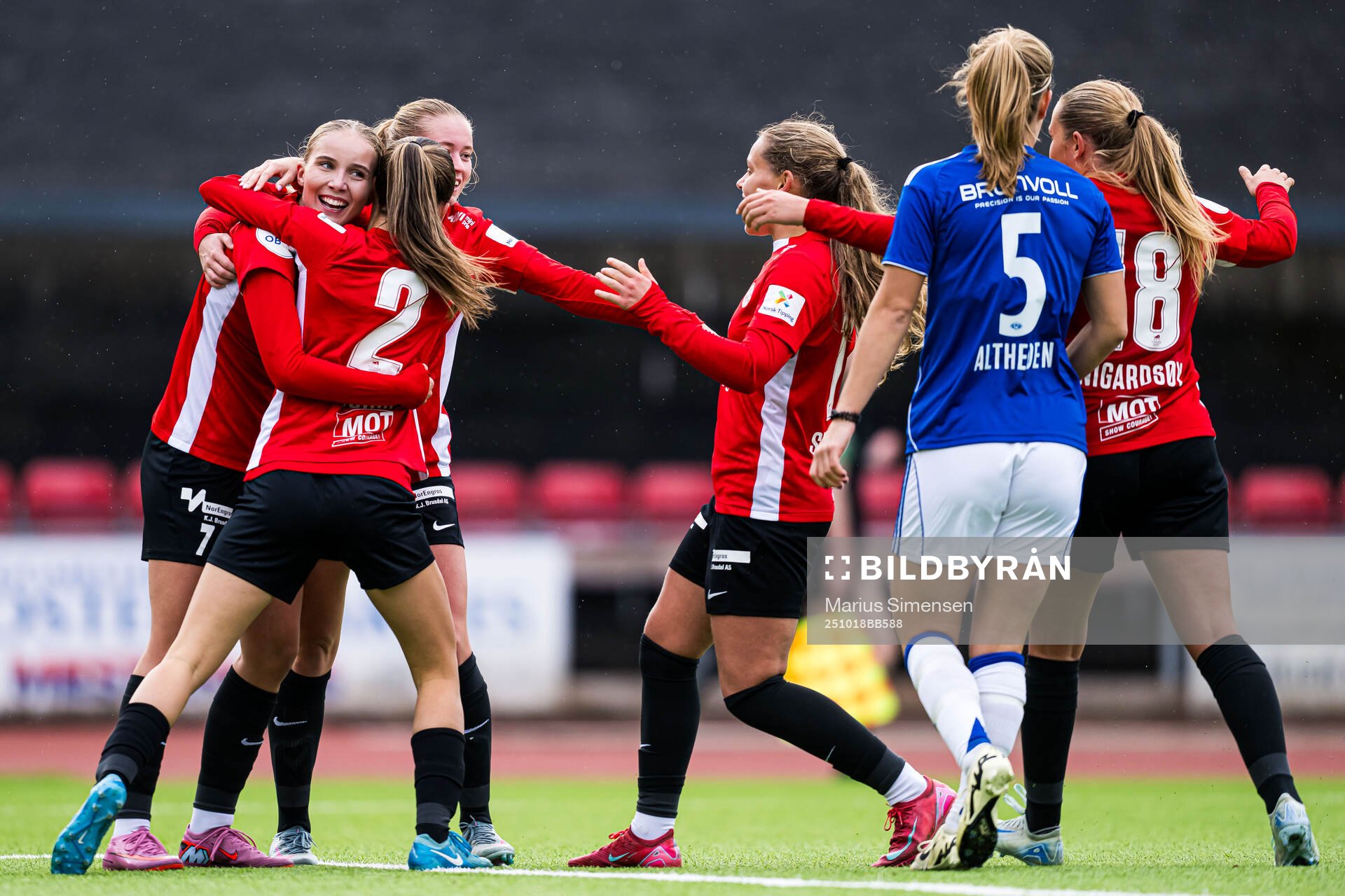 Samra Muhic of Arna-Bjørnar celebrates