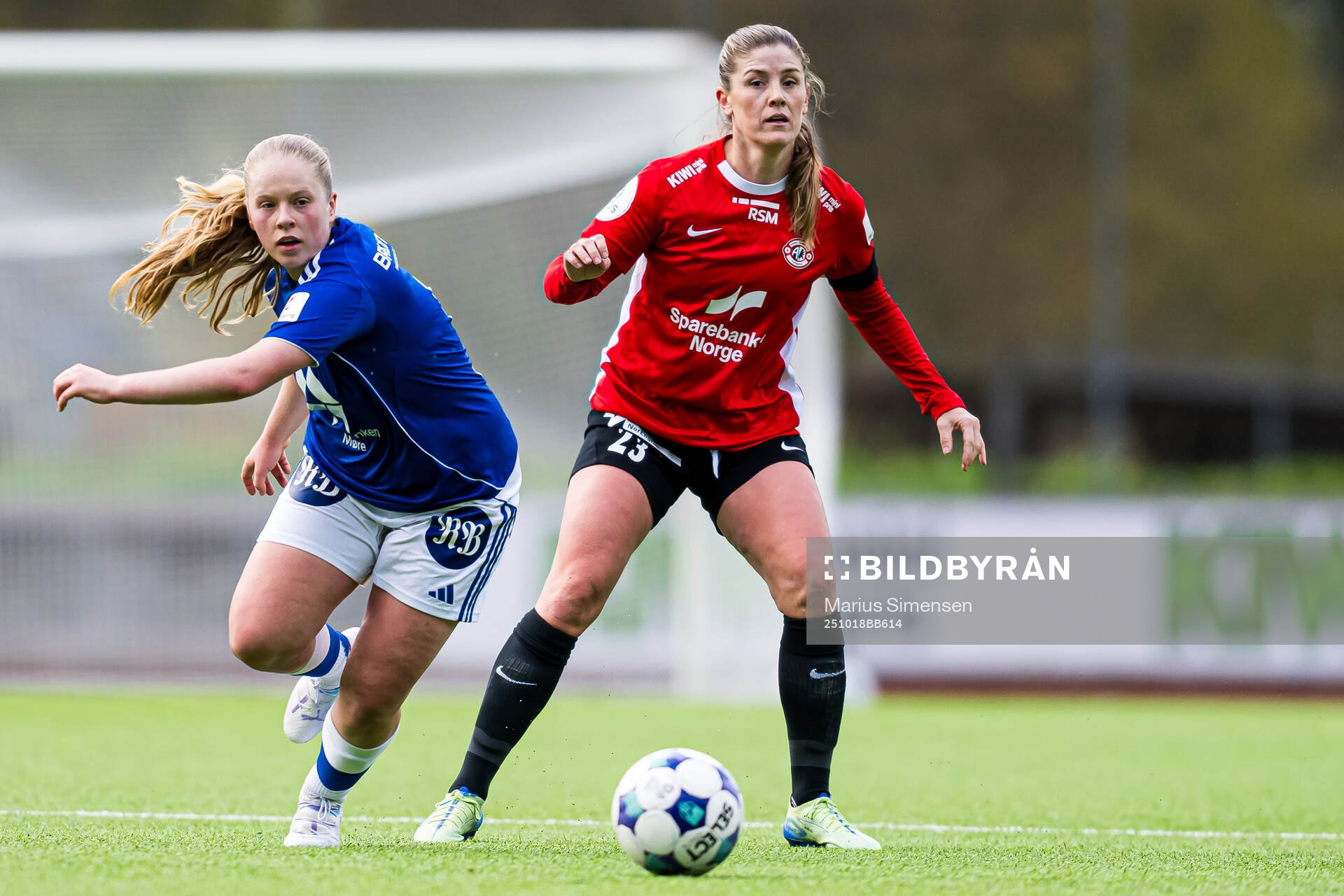 Helena Nygård of Molde and Maren Mjelde of Arna-Bjørnar