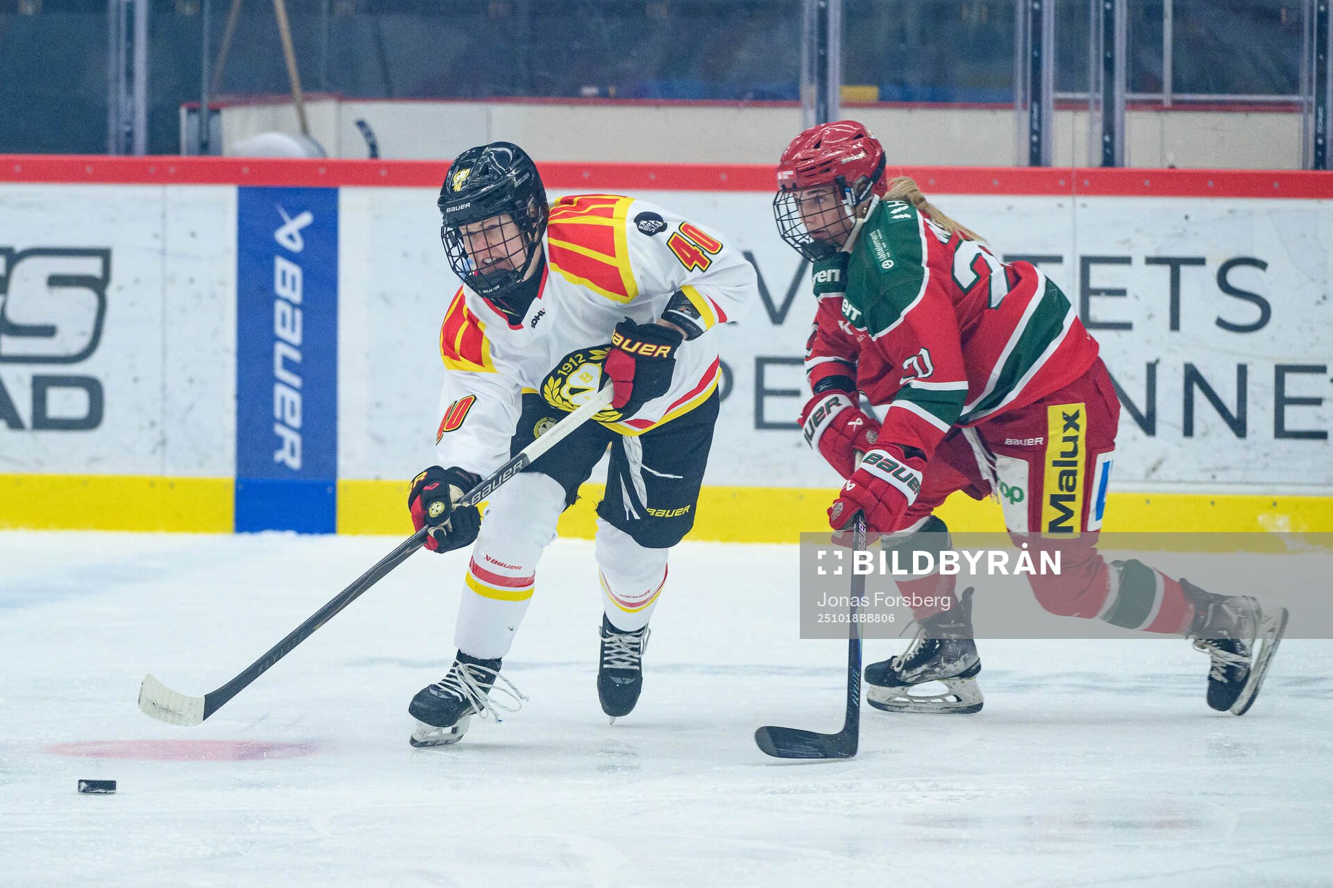 Brynäs Noora Tulus och Modos Alyssa Mcleod