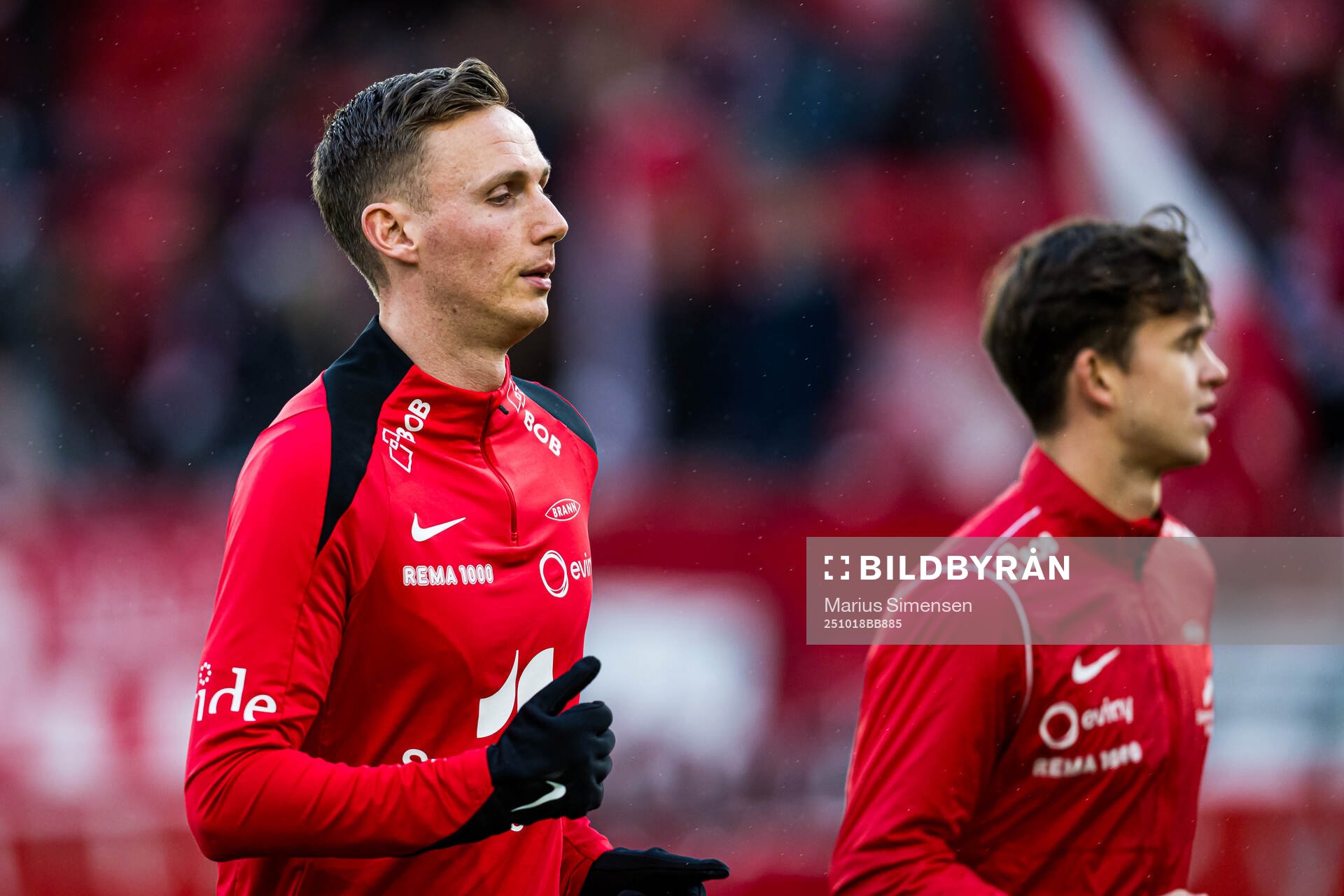 Joachim Soltvedt of Brann warms up