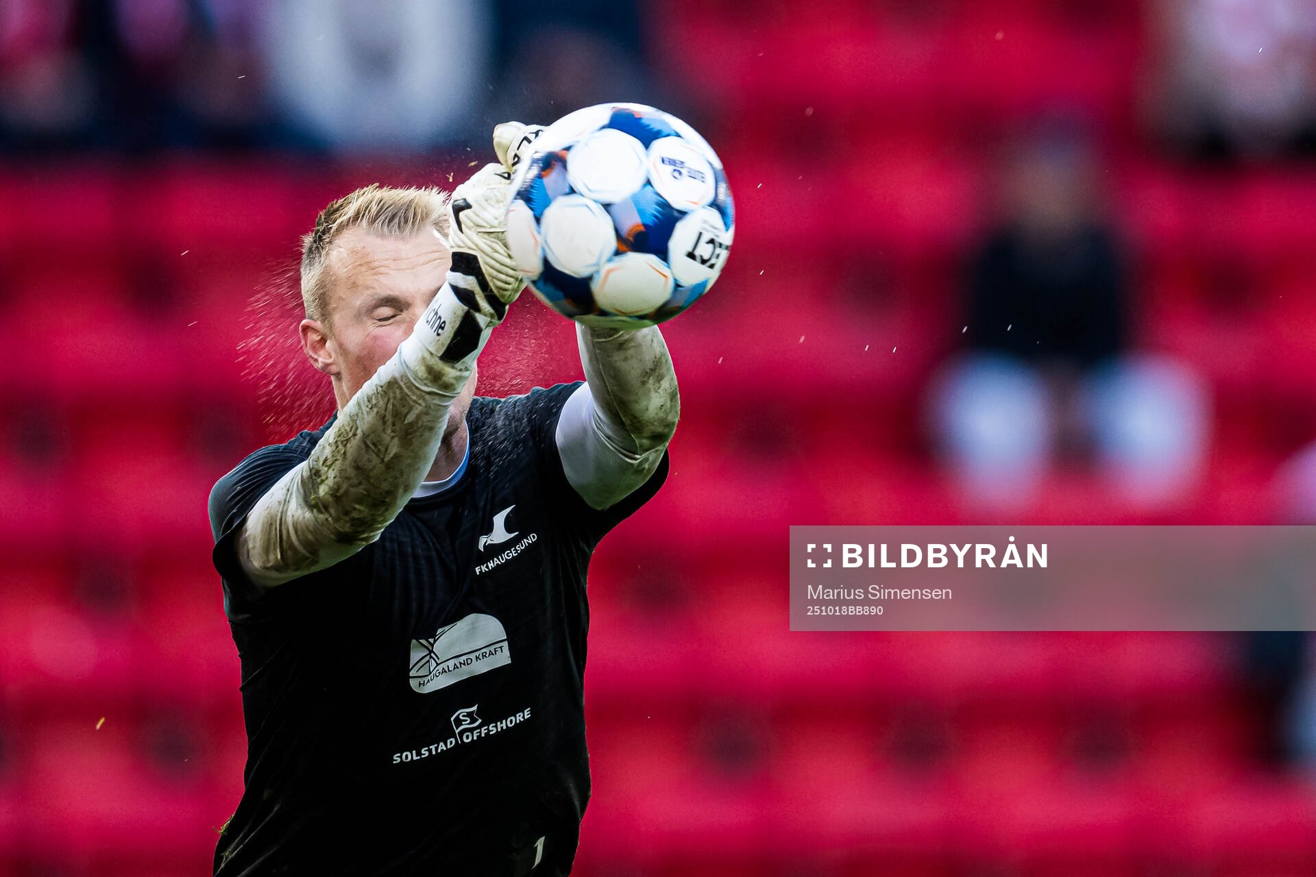 Goalkeeper Amund Wichne of Haugesund warms up