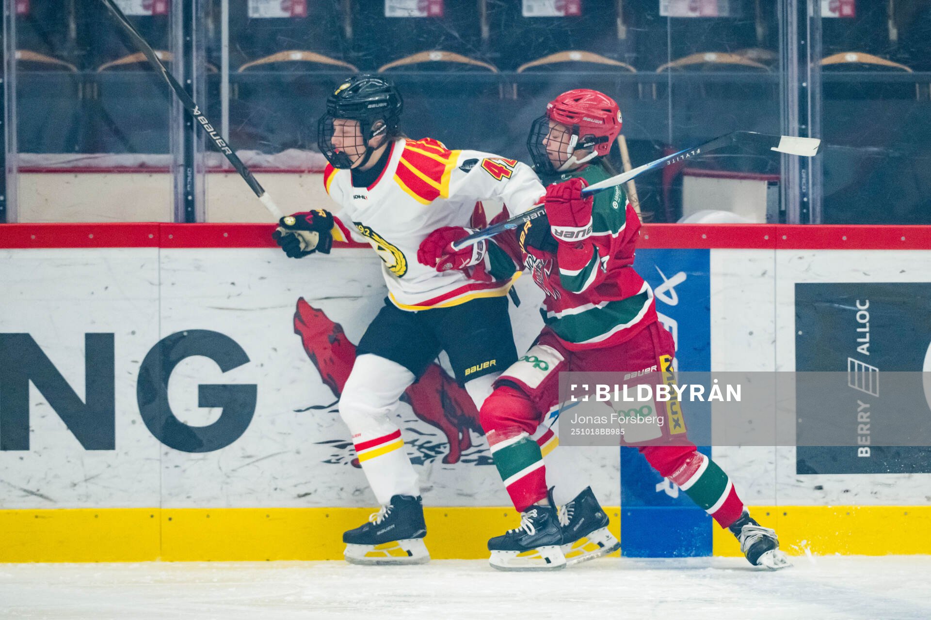 Brynäs Viivi Vainikka och Modos Lovisa Engström