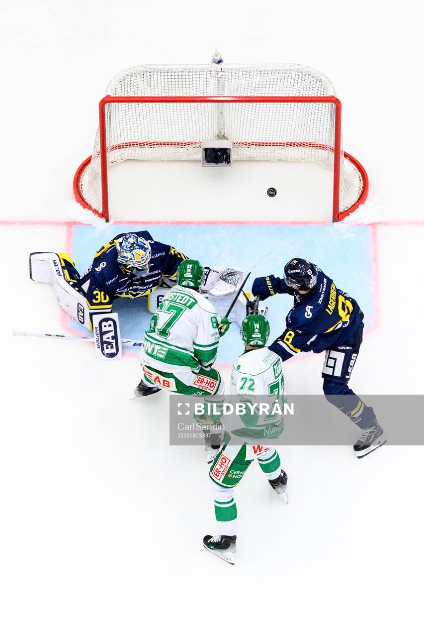 Rögles Leon Bristedt gör 1-2 bakom HV71s målvakt Lassi