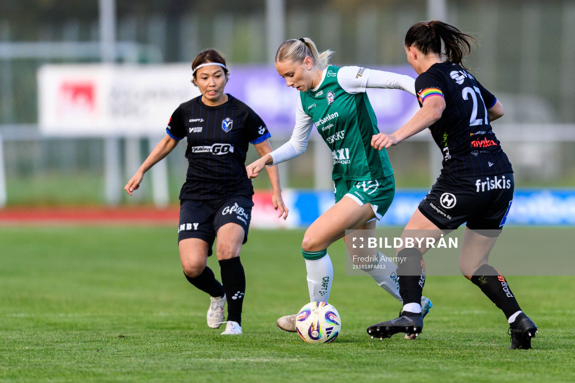 Växjö DFFs Miho Kamogawa och Josefin Harrysson och