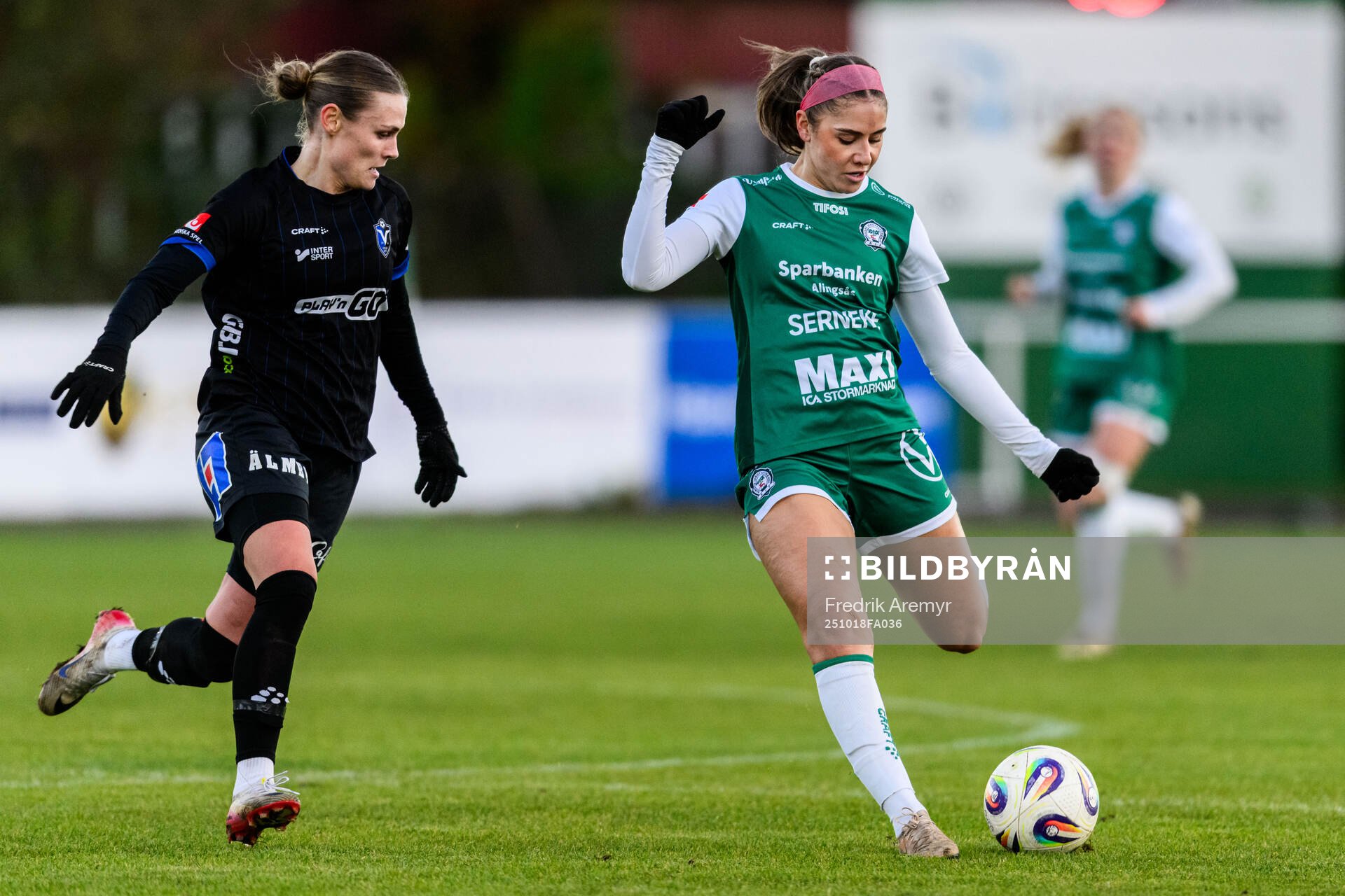 Växjö DFFs Maja Bodin och Alingsås Julia Elvbo