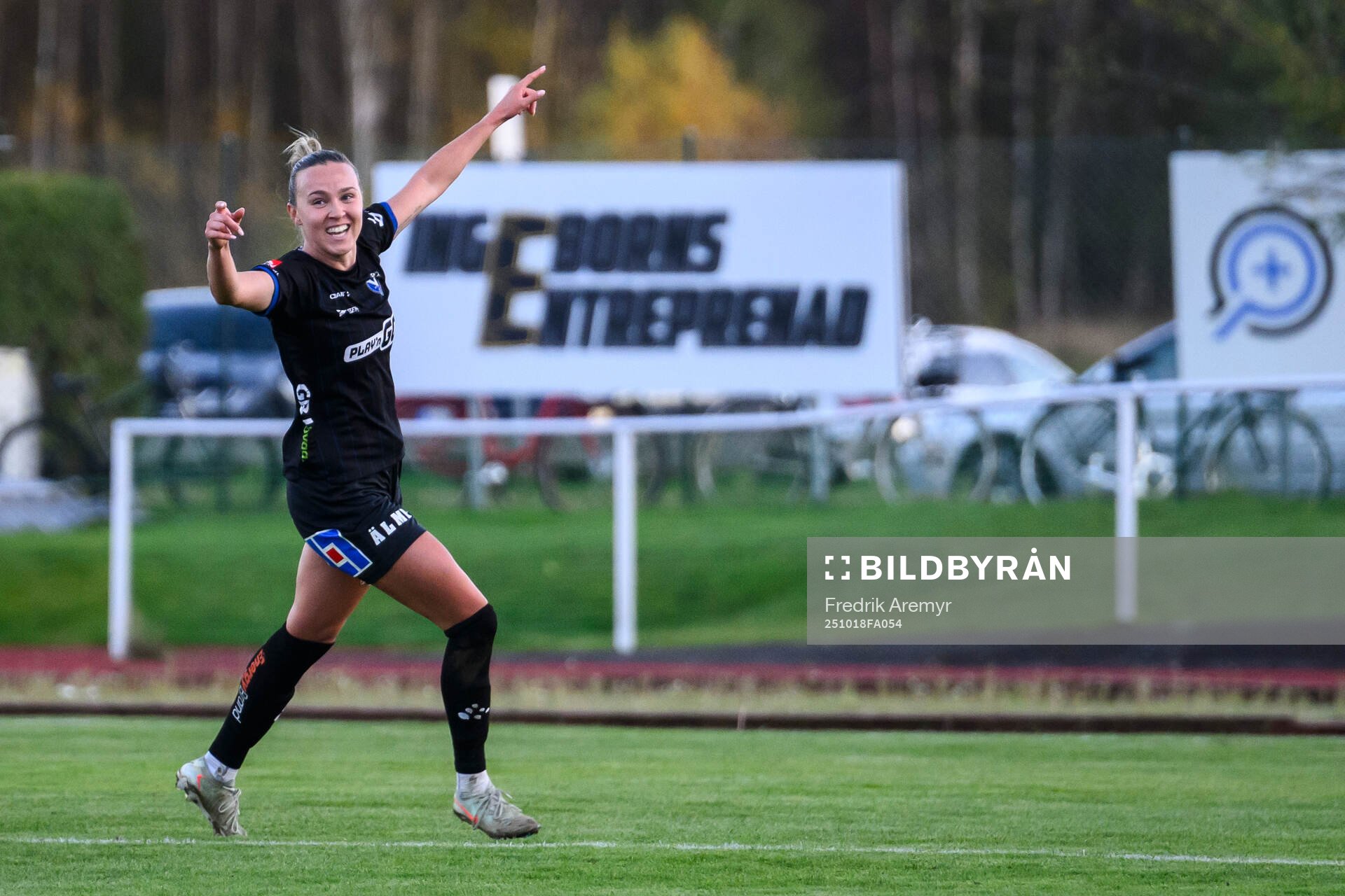 Växjö DFFs Larkin Russel jublar