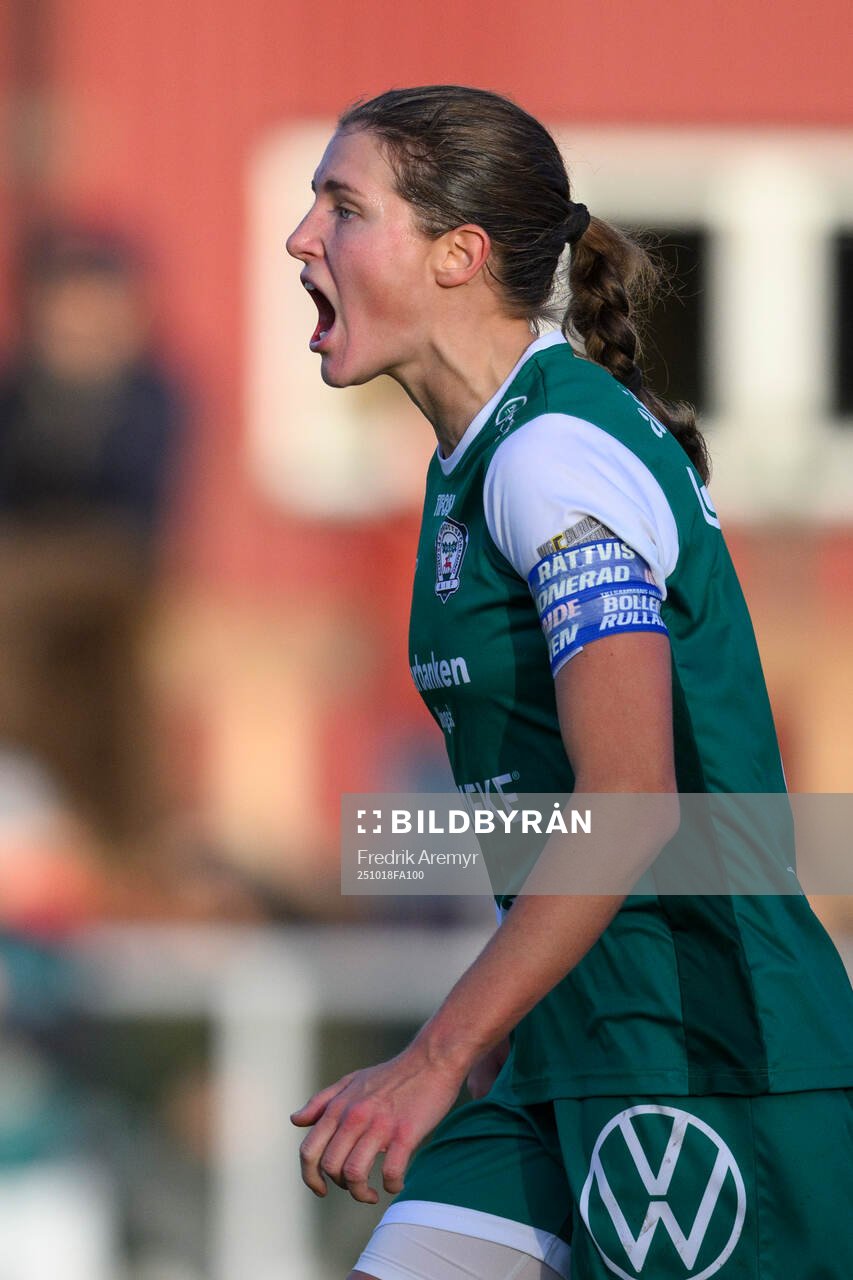 Alingsås Tove Lorén med lagkaptensbindel från EFD och