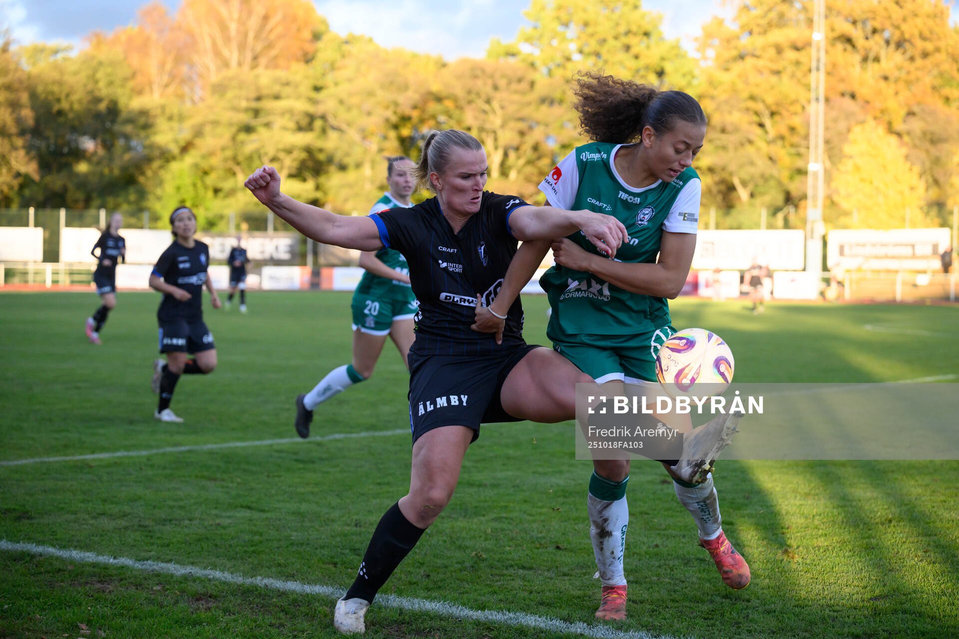 Växjö DFFs Lovisa Gustafsson och Alingsås Malva Larsson