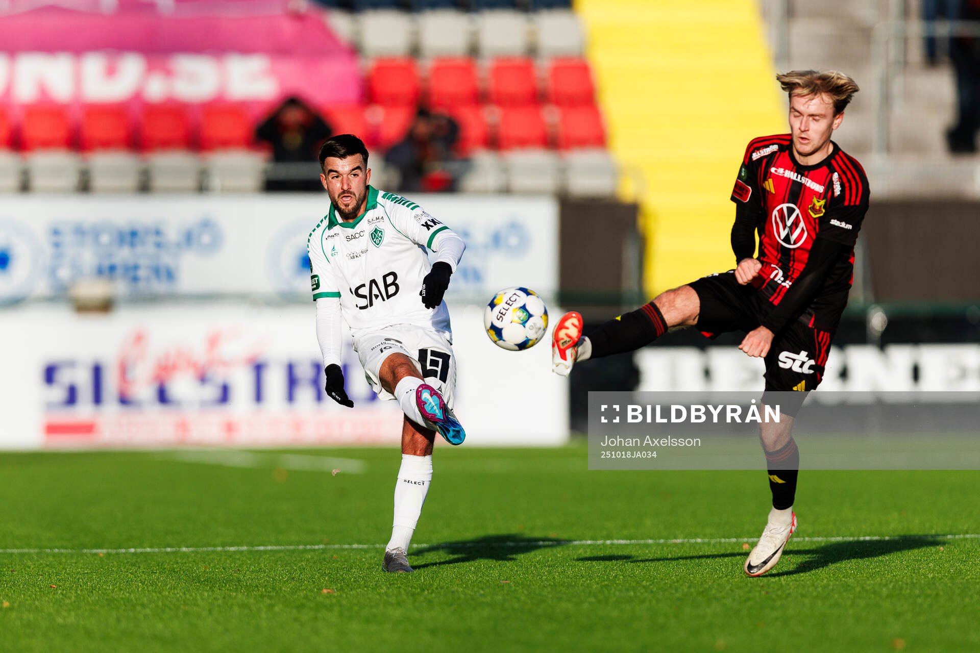 Brages Haris Brkic och Östersunds Simon Marklund