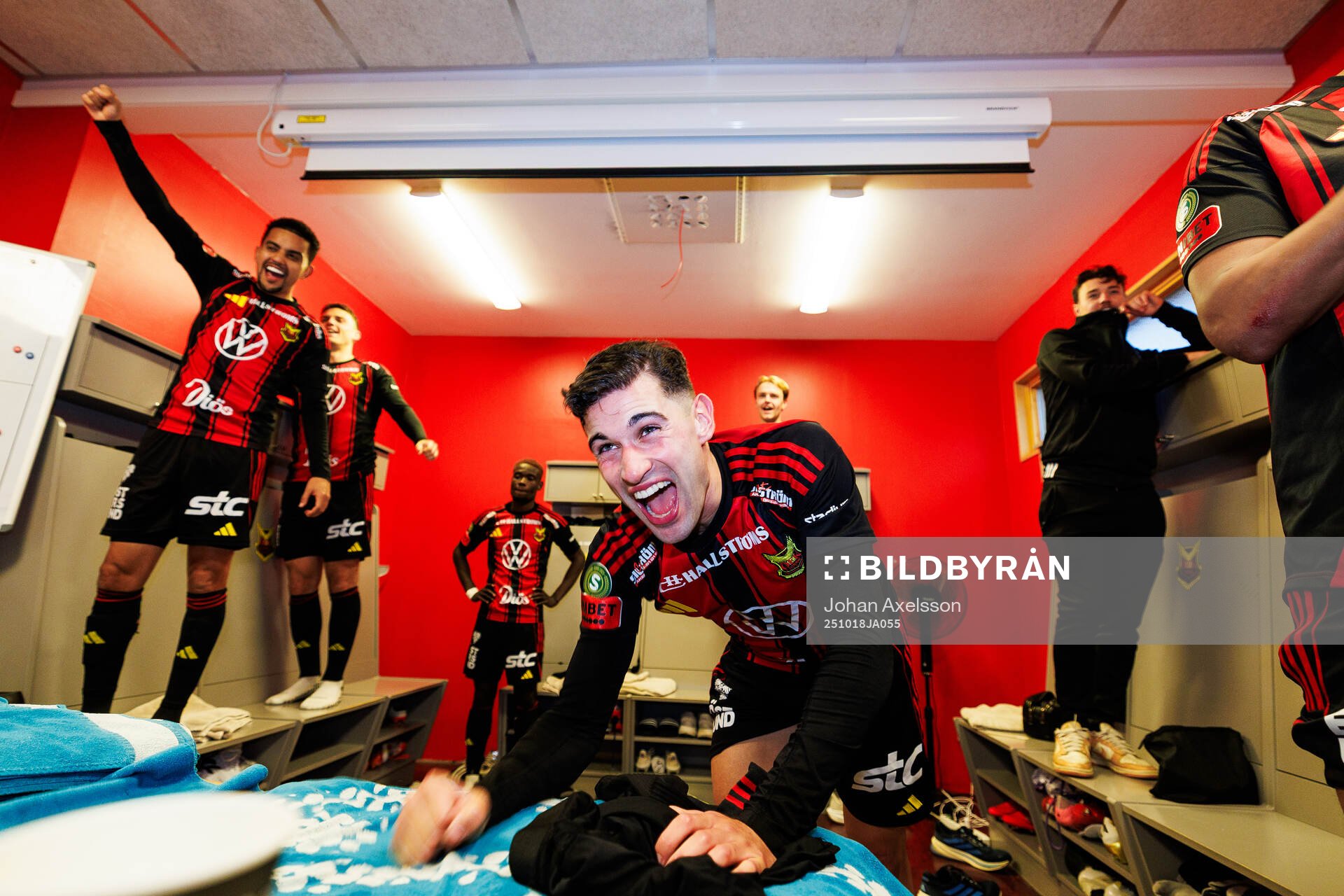 Östersunds Ahmed Bonnah jublar