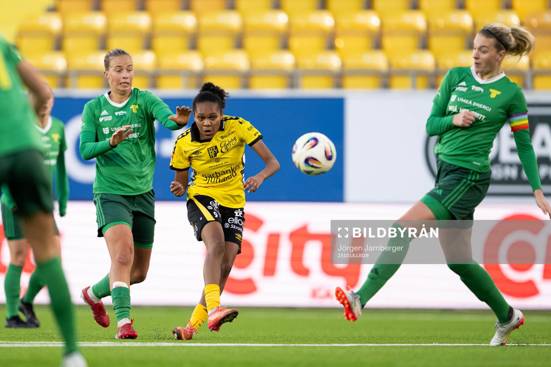Team TGs Klara Nyberg och Elfsborgs Vanessa Lopez