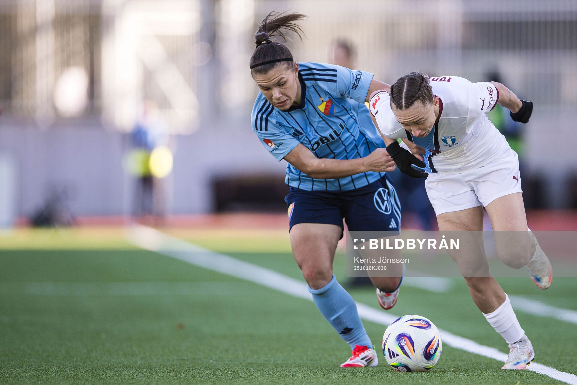 Djurgårdens Alexsandra Lobanova och Malmö FFs Miljana