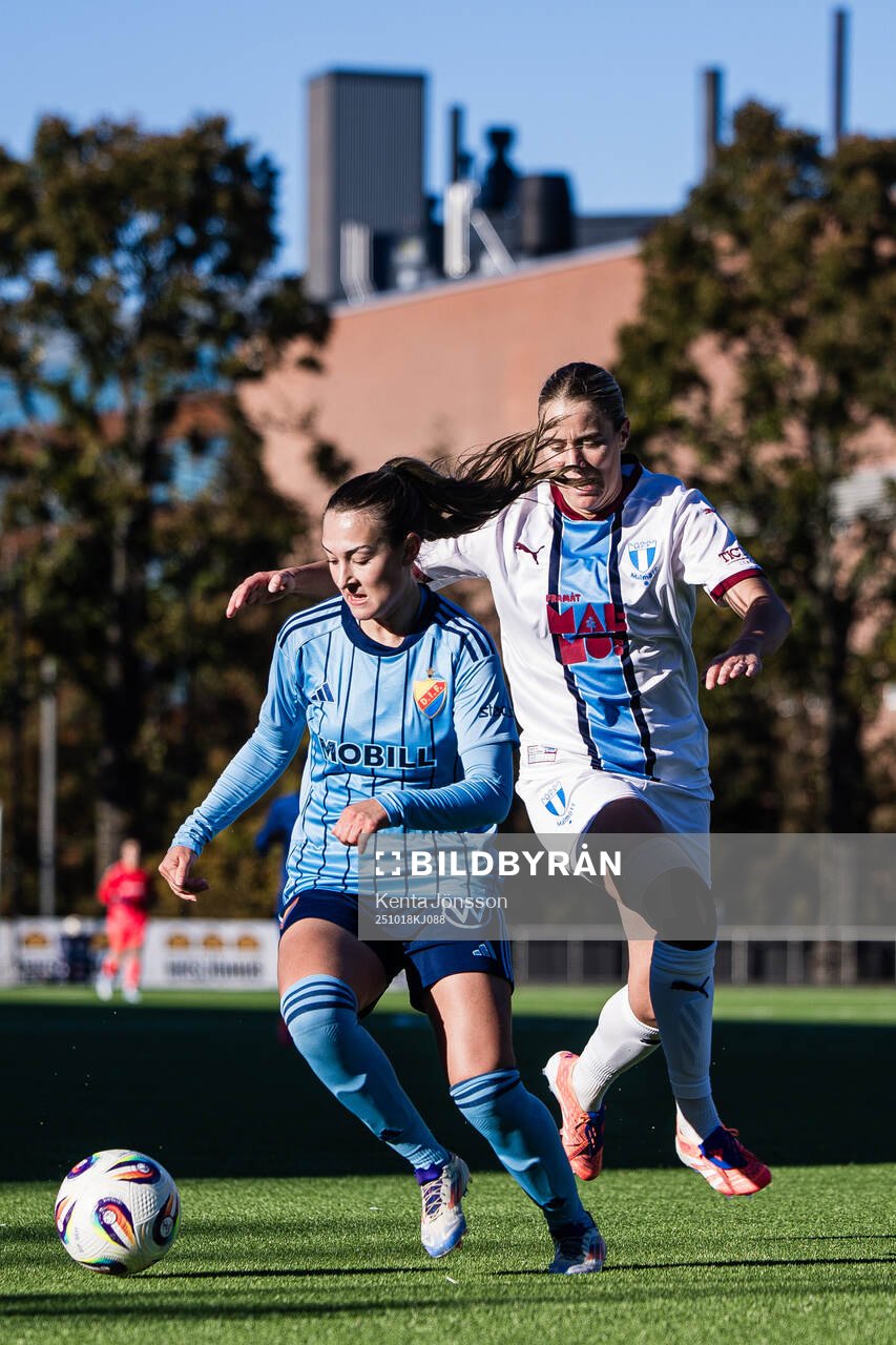 Djurgårdens Lucia Duras och Malmö FFs Courtney Nevin